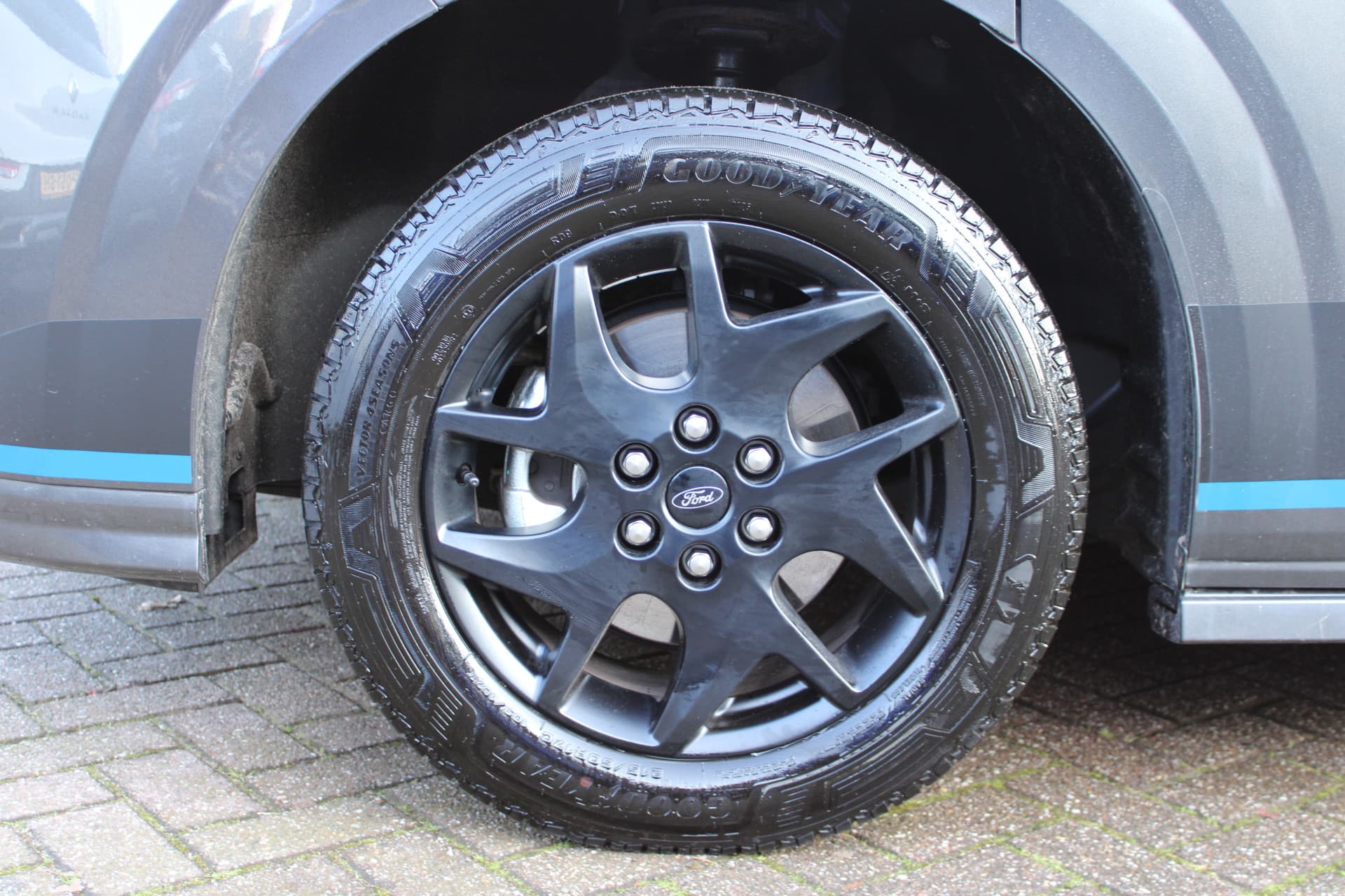 Ford Tourneo Custom PHEV L1H1 Sport thumbnail 7