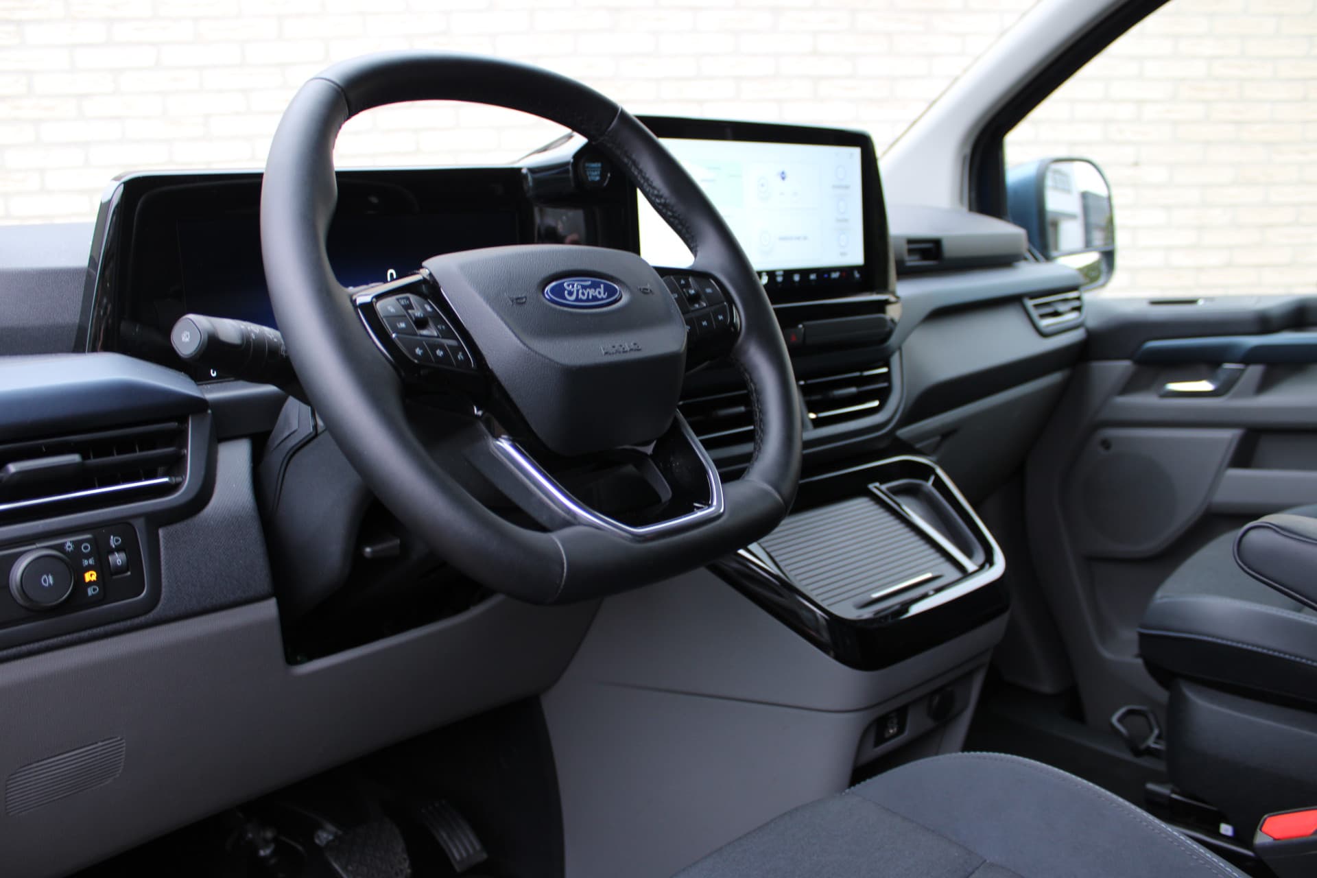 Ford Tourneo Custom PHEV L1H1 Active X thumbnail 4