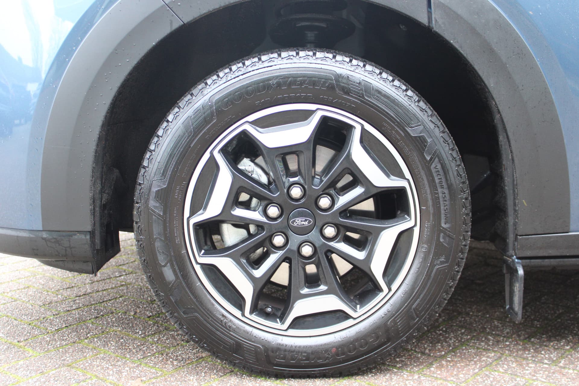 Ford Tourneo Custom PHEV L1H1 Active X thumbnail 7