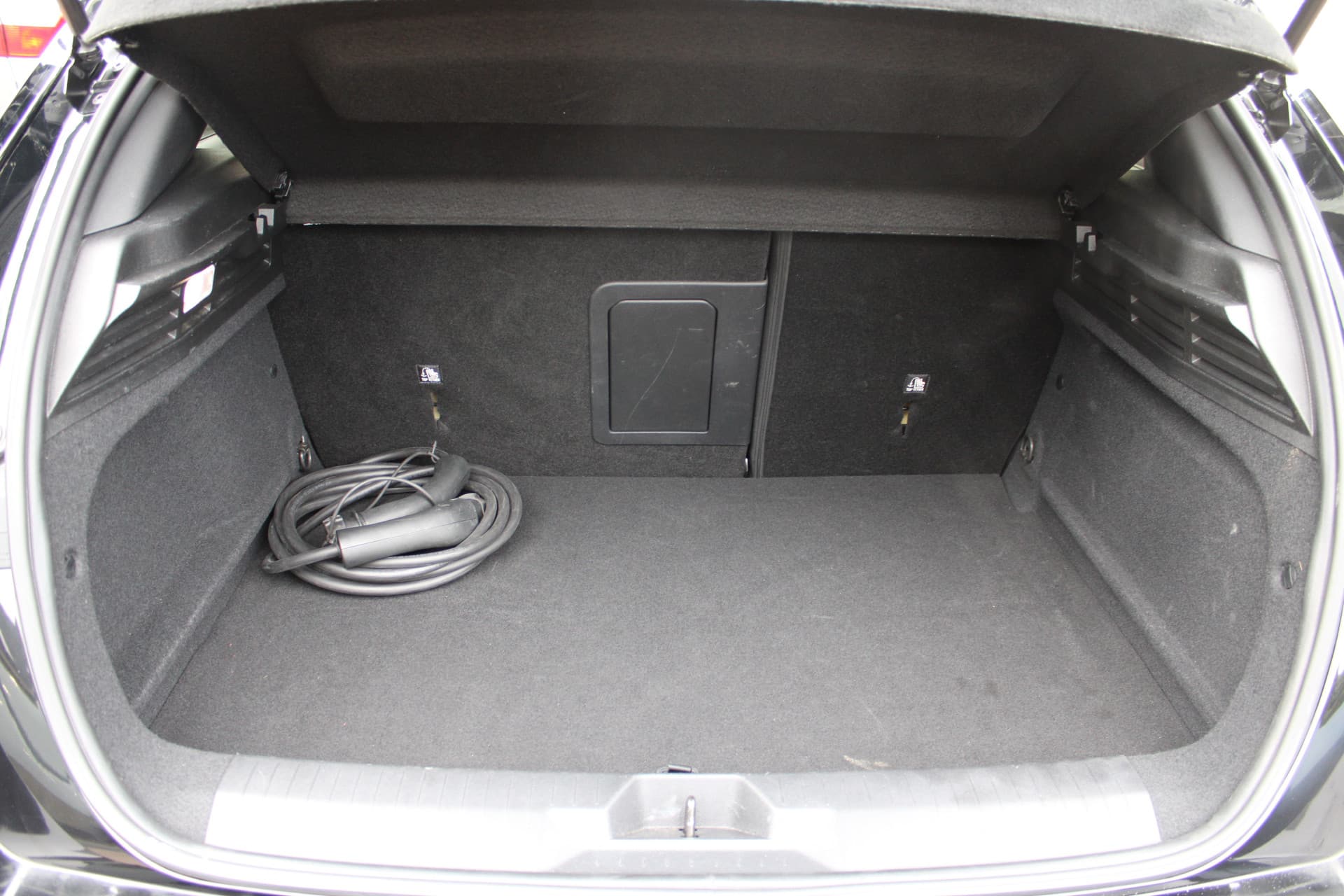 Opel Astra 1.6 Hybrid Ultimate thumbnail 14