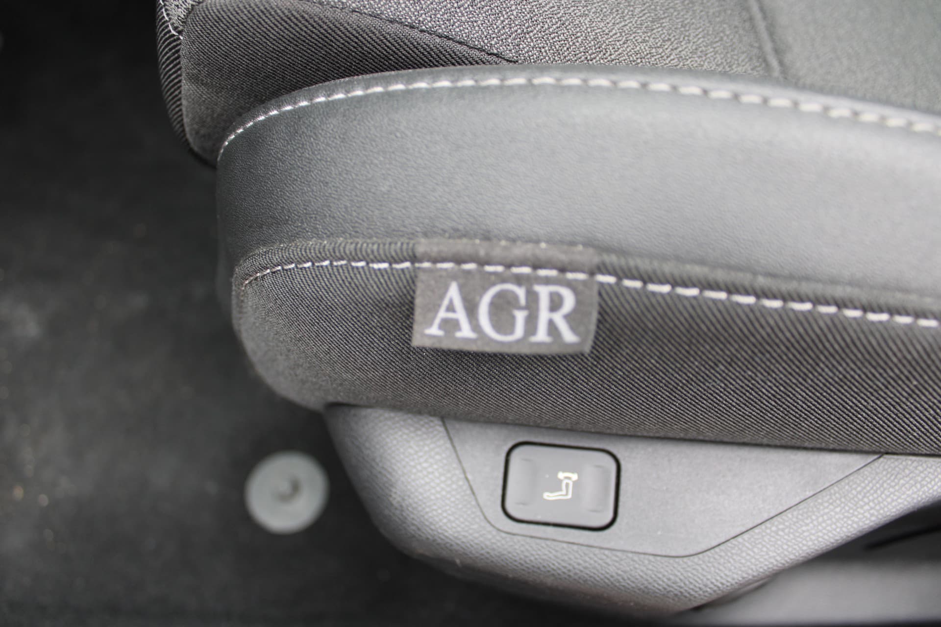 Opel Astra 1.6 Hybrid Ultimate thumbnail 35