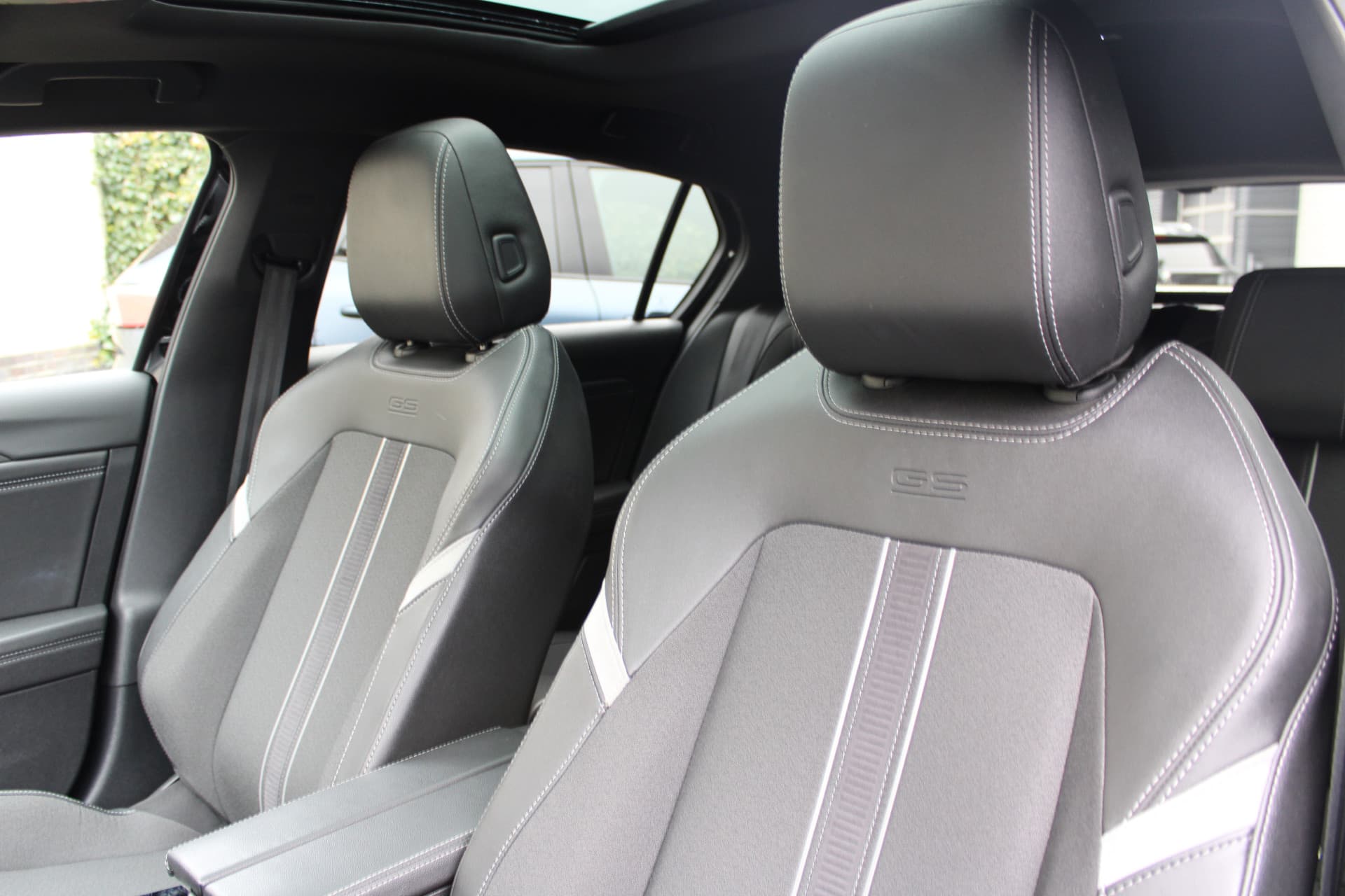 Opel Astra 1.6 Hybrid Ultimate thumbnail 36