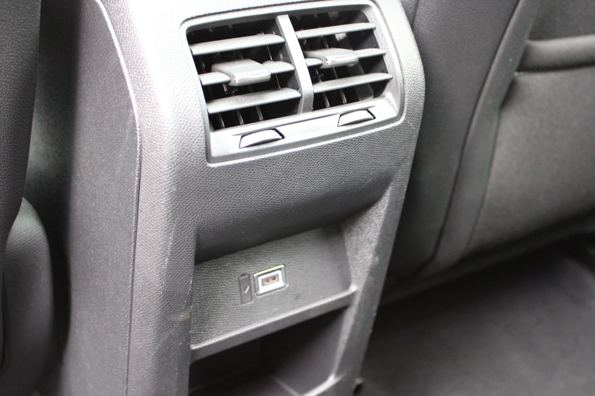 Opel Astra 1.6 Hybrid Ultimate thumbnail 39