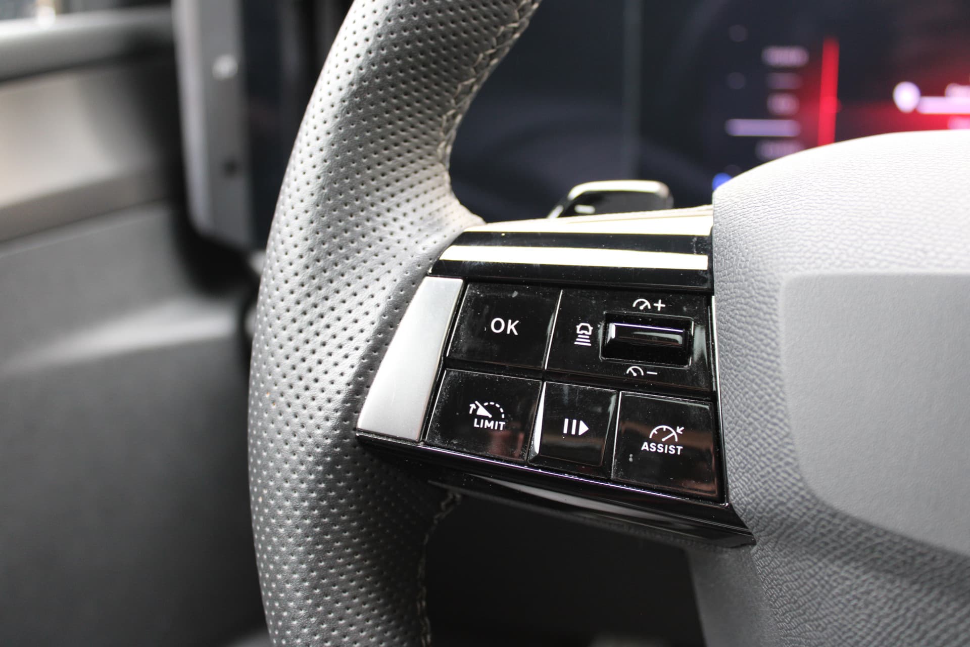 Opel Astra 1.6 Hybrid Ultimate thumbnail 8