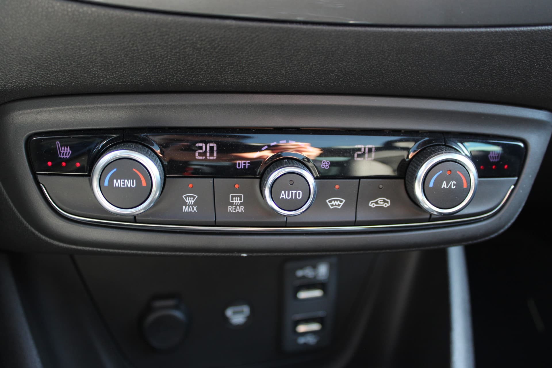 Opel Crossland 1.2 Turbo Ultimate thumbnail 32