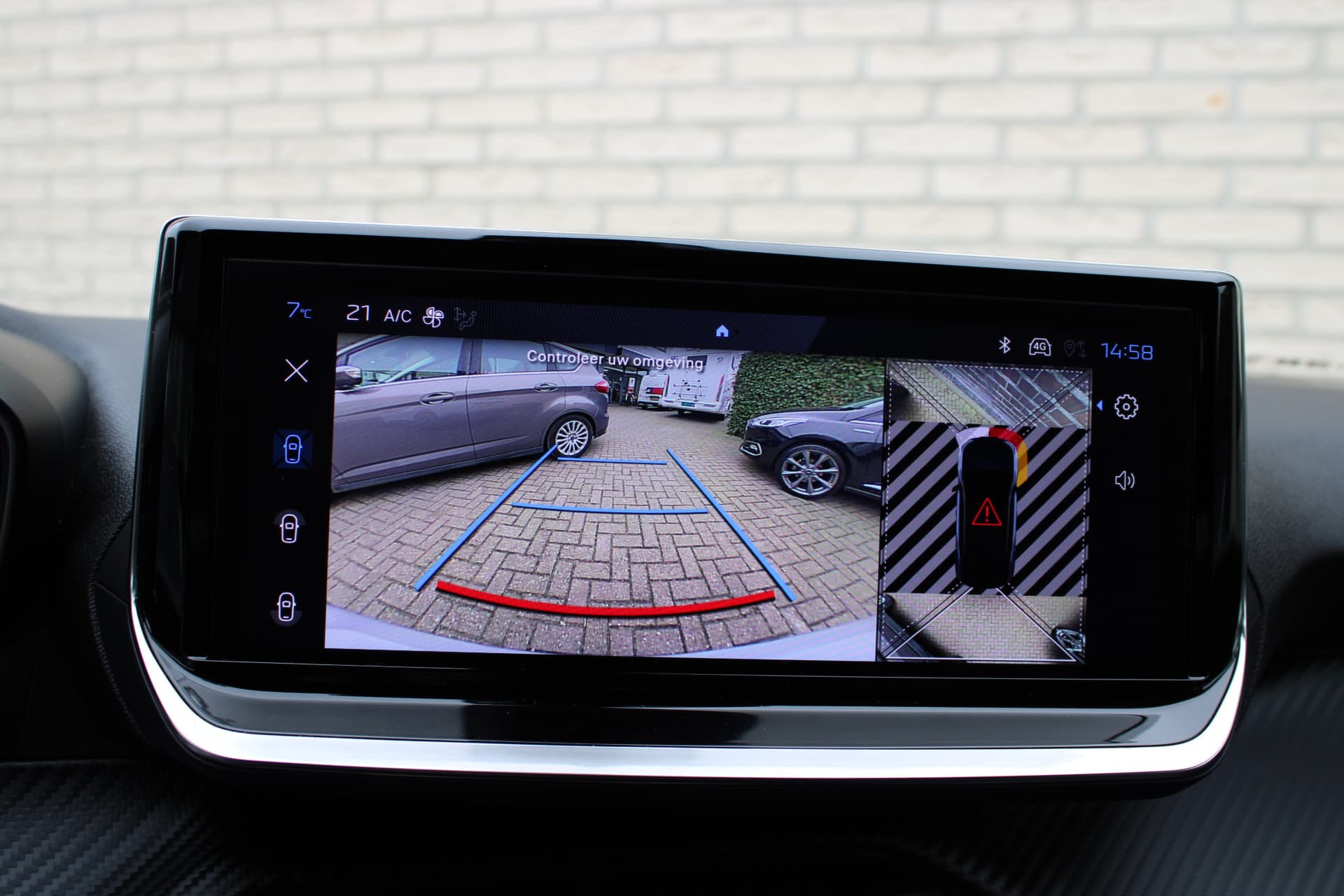 Peugeot 2008 1.2T Allure Pack thumbnail 13