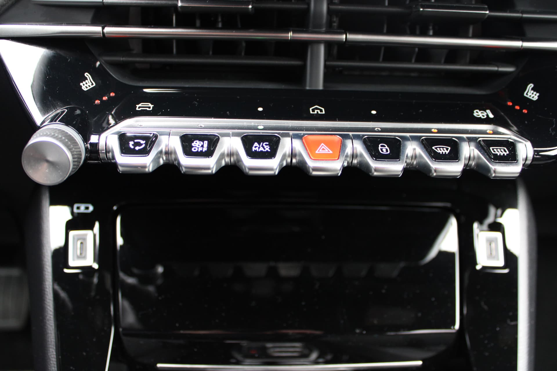 Peugeot 2008 1.2T Allure Pack thumbnail 22