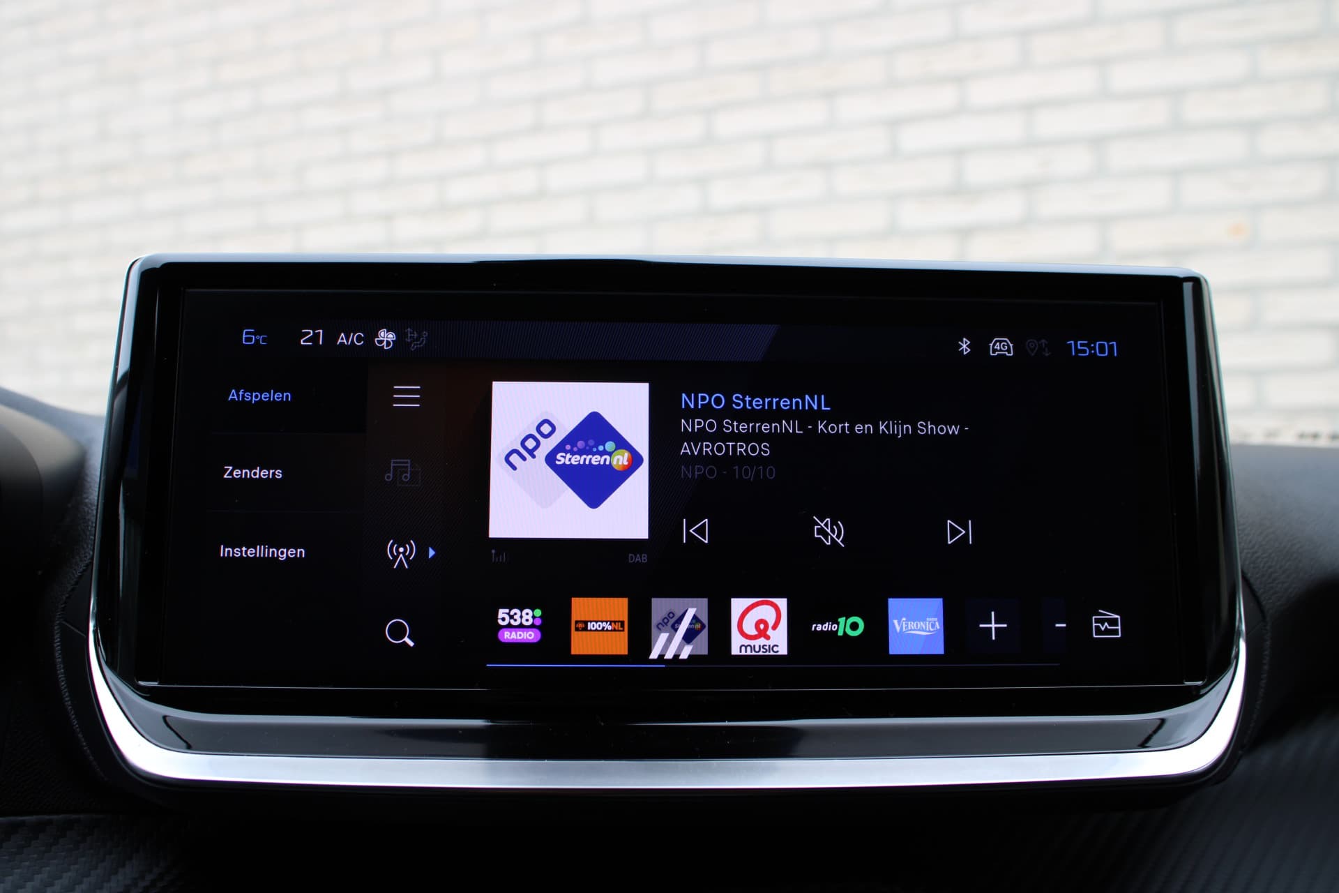 Peugeot 2008 1.2T Allure Pack thumbnail 29