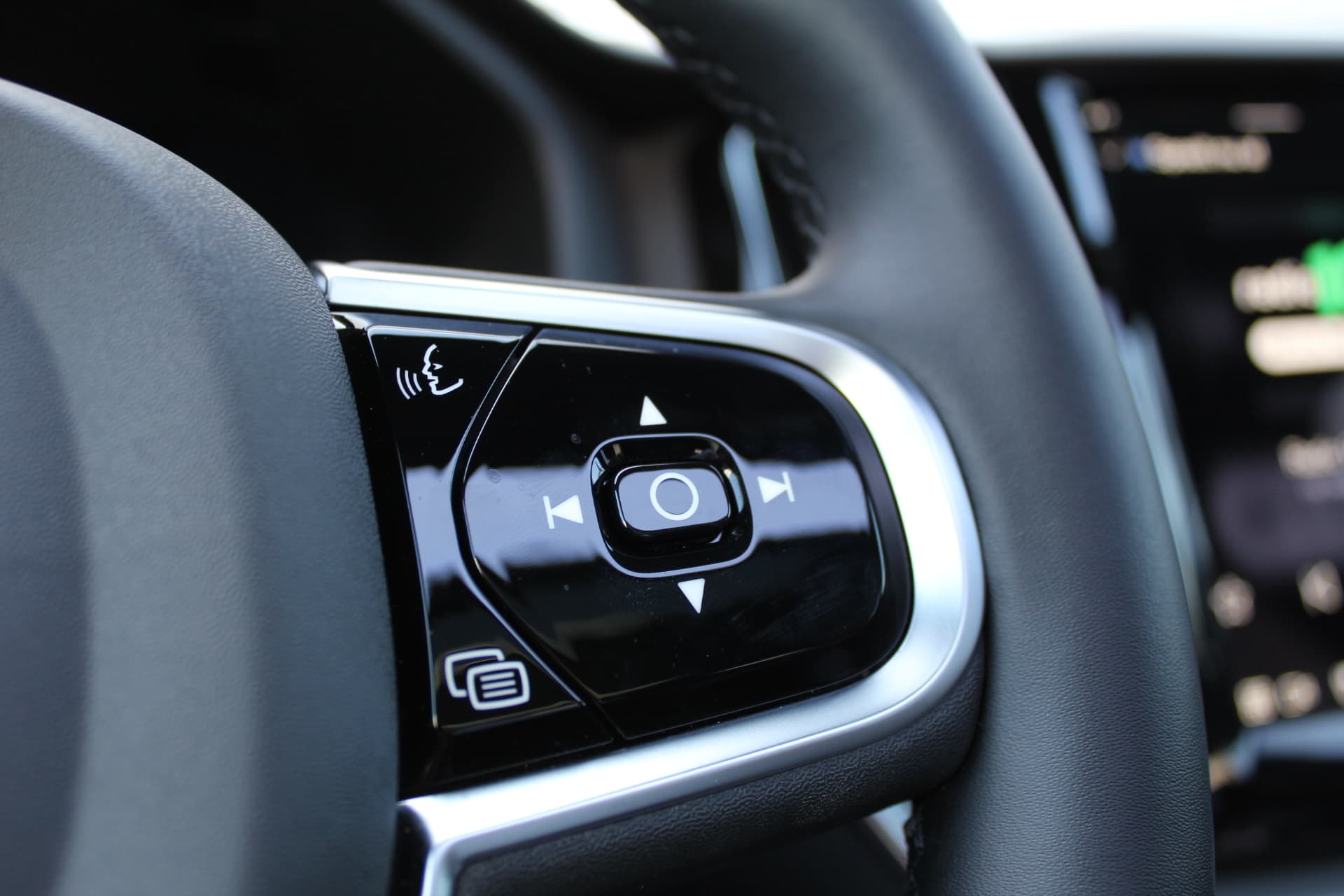 Volvo XC60 2.0 T6 PHEV Plus Black Edition thumbnail 10