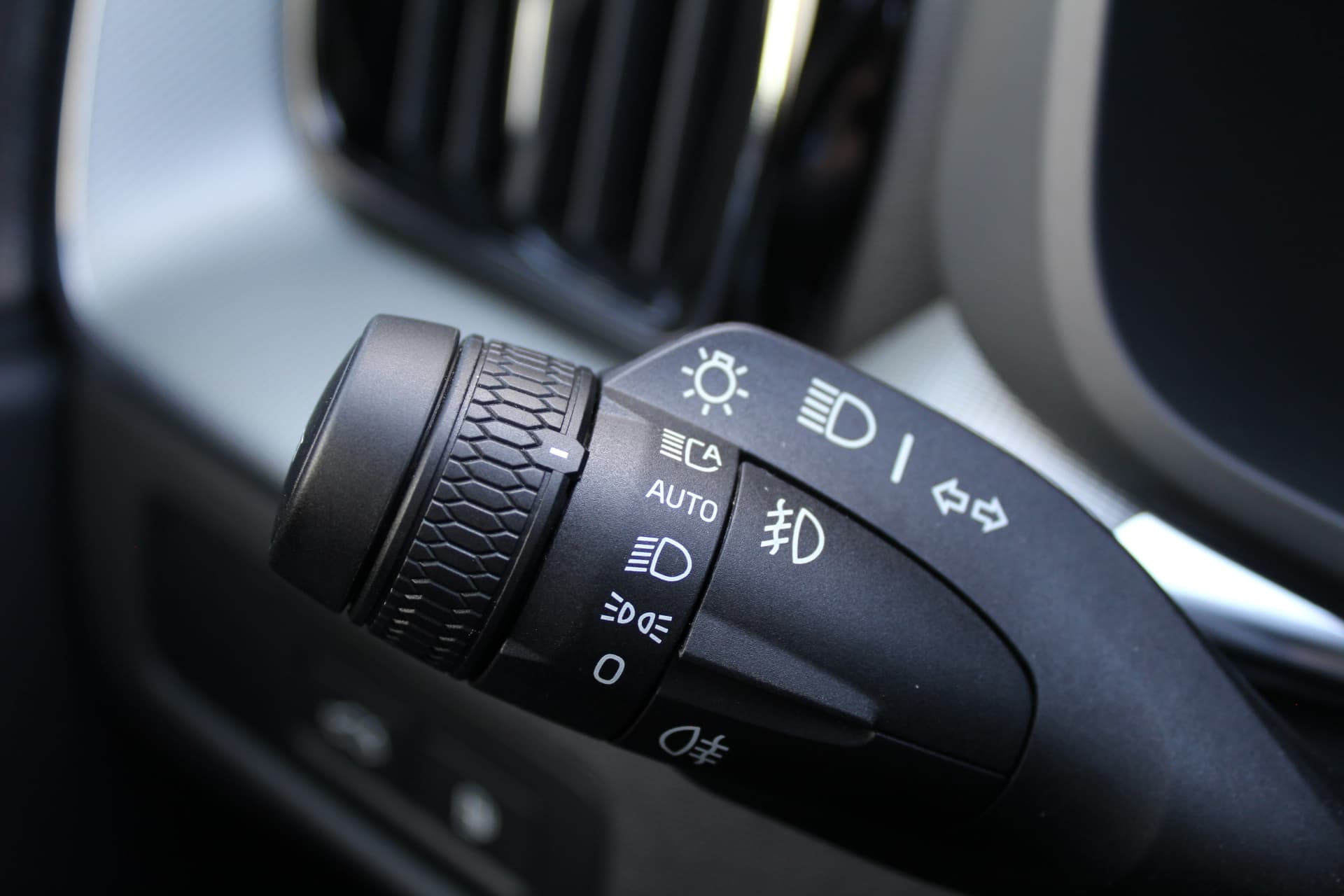 Volvo XC60 2.0 T6 PHEV Plus Black Edition thumbnail 11