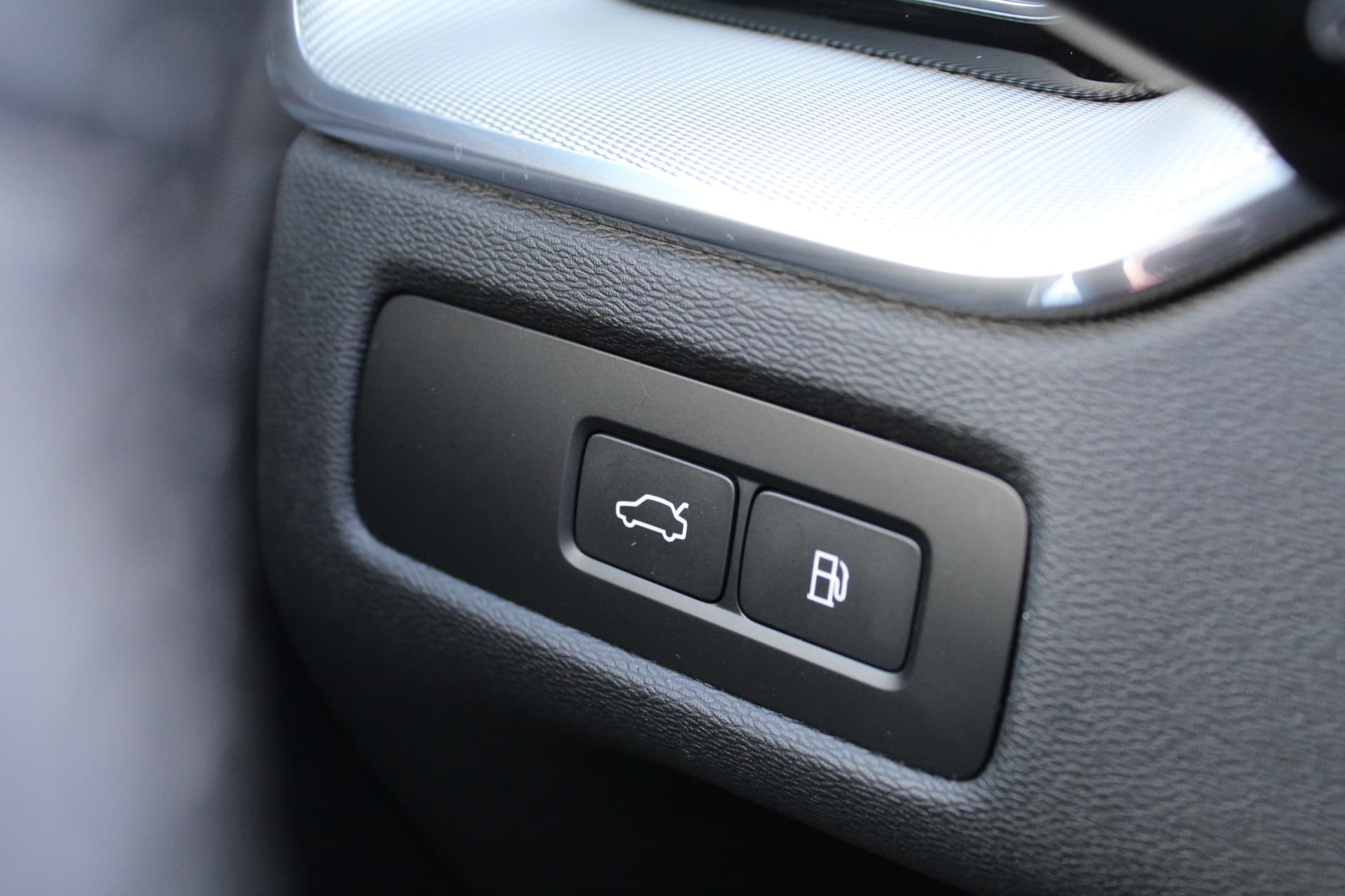 Volvo XC60 2.0 T6 PHEV Plus Black Edition thumbnail 14