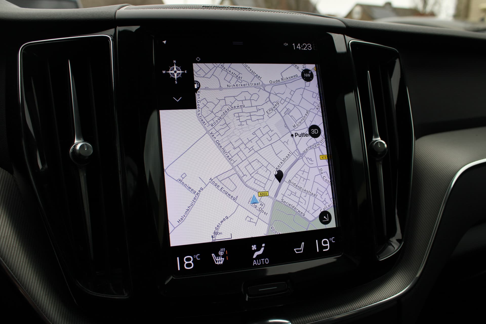 Volvo XC60 2.0 Recharge T6 AWD R-Design thumbnail 12