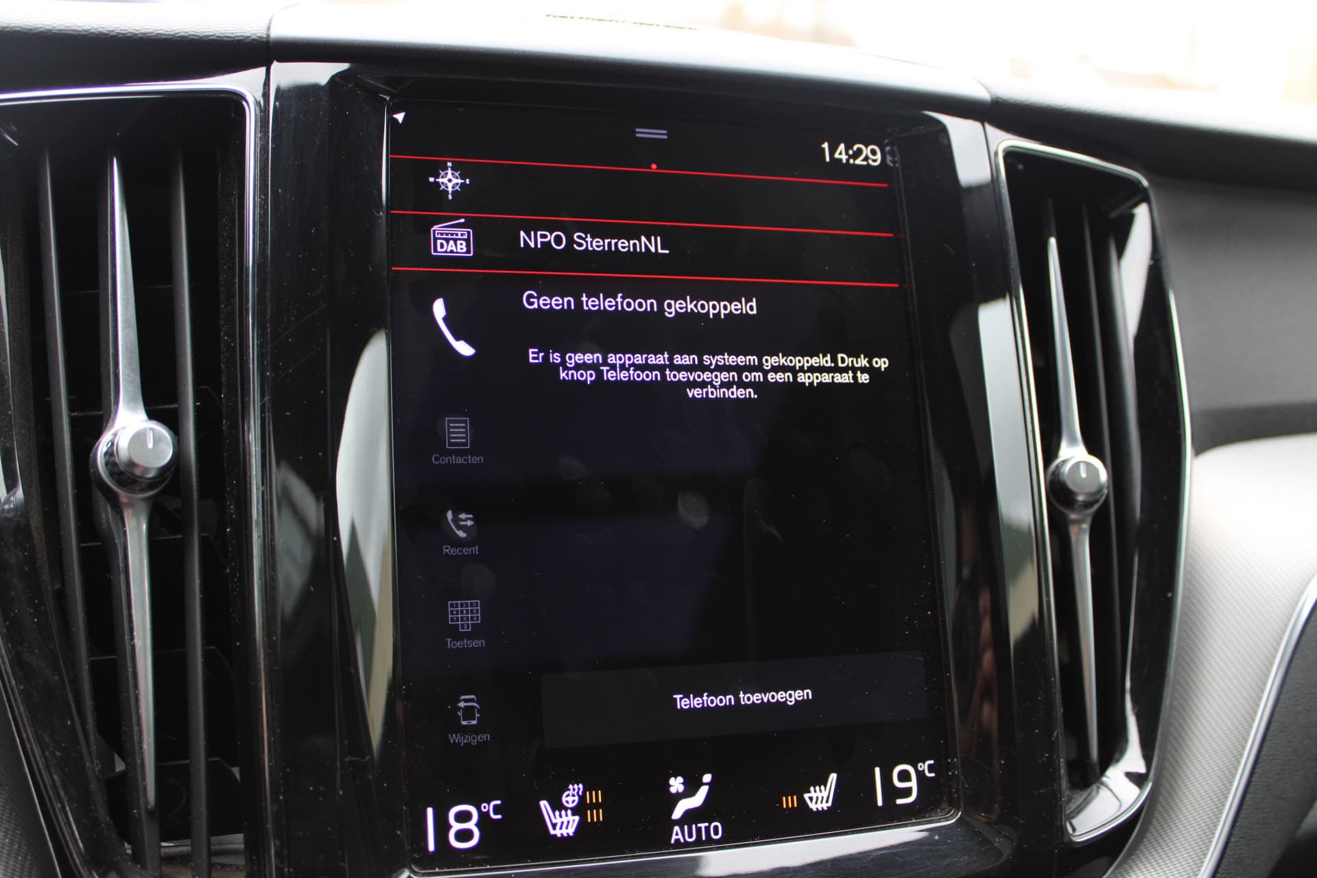 Volvo XC60 2.0 Recharge T6 AWD R-Design thumbnail 37