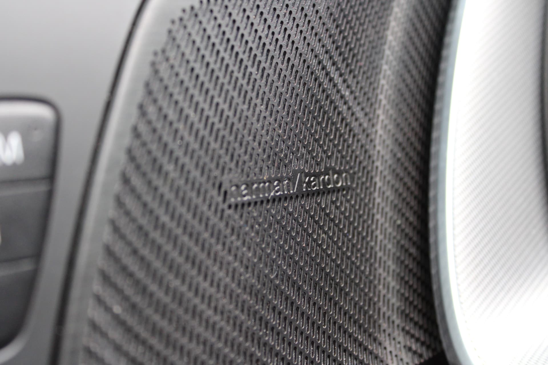 Volvo XC60 2.0 Recharge T6 AWD R-Design thumbnail 38