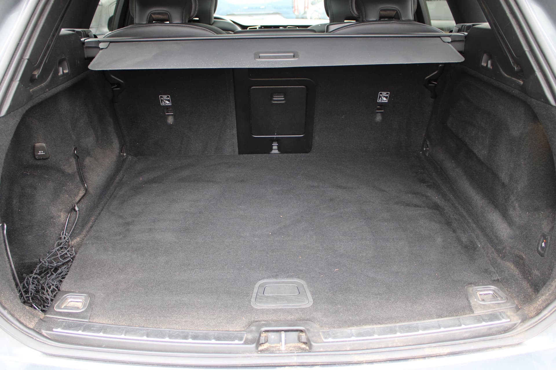 Volvo XC60 2.0 Recharge T6 AWD R-Design thumbnail 39