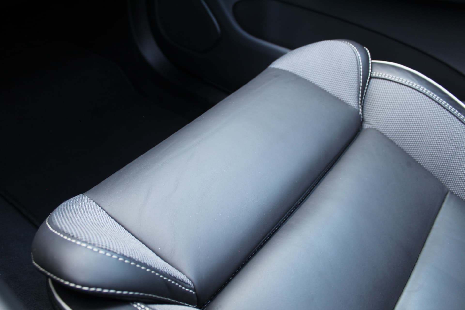 Volvo XC60 2.0 T6 PHEV Plus Black Edition thumbnail 19