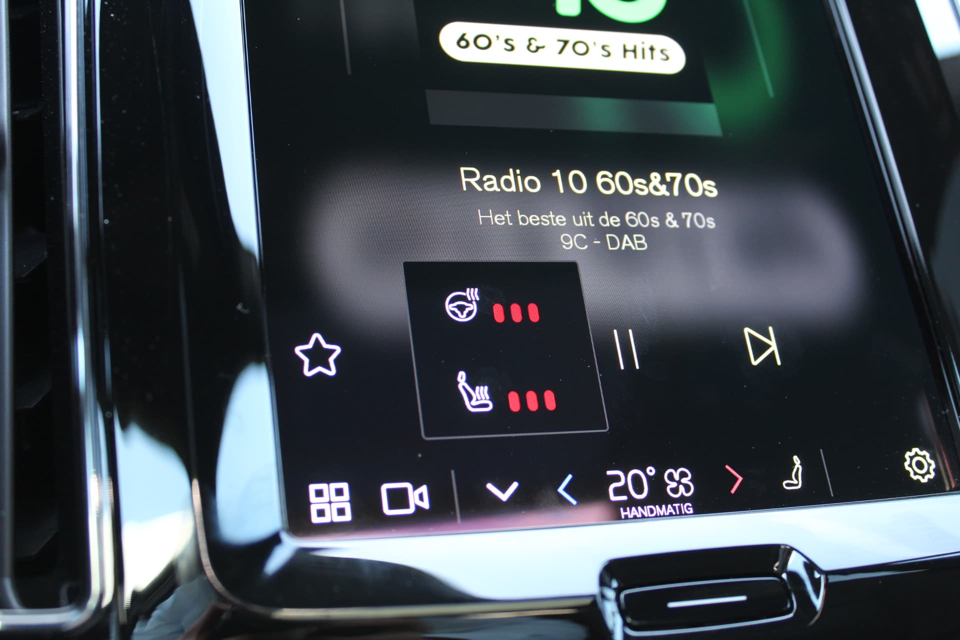 Volvo XC60 2.0 T6 PHEV Plus Black Edition thumbnail 24