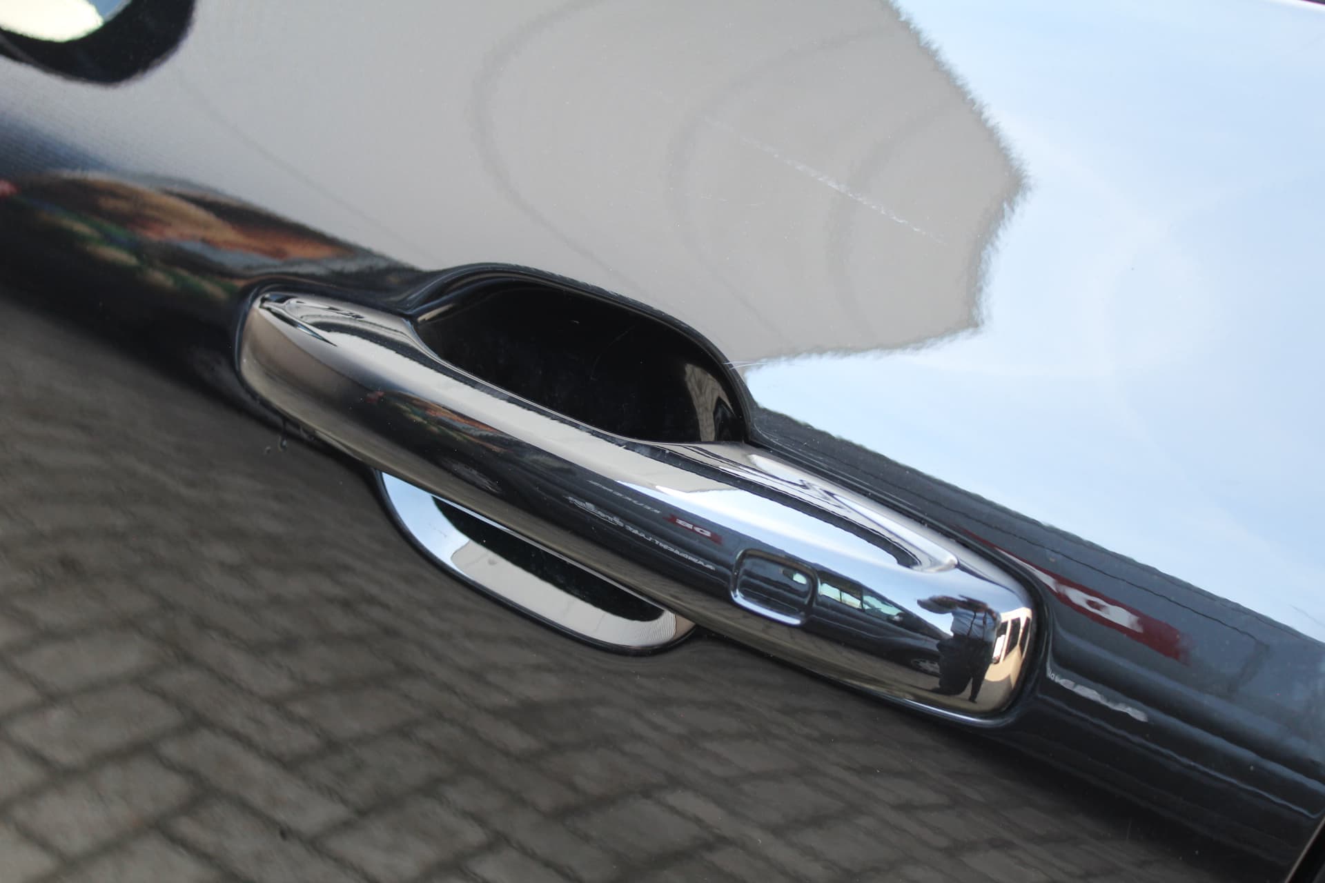 Volvo XC60 2.0 T6 PHEV Plus Black Edition thumbnail 26