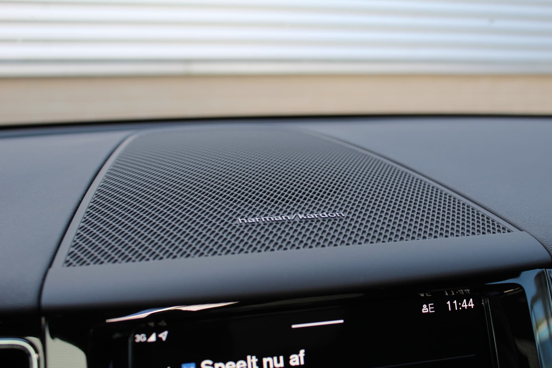 Volvo XC60 2.0 T6 PHEV Plus Black Edition thumbnail 28