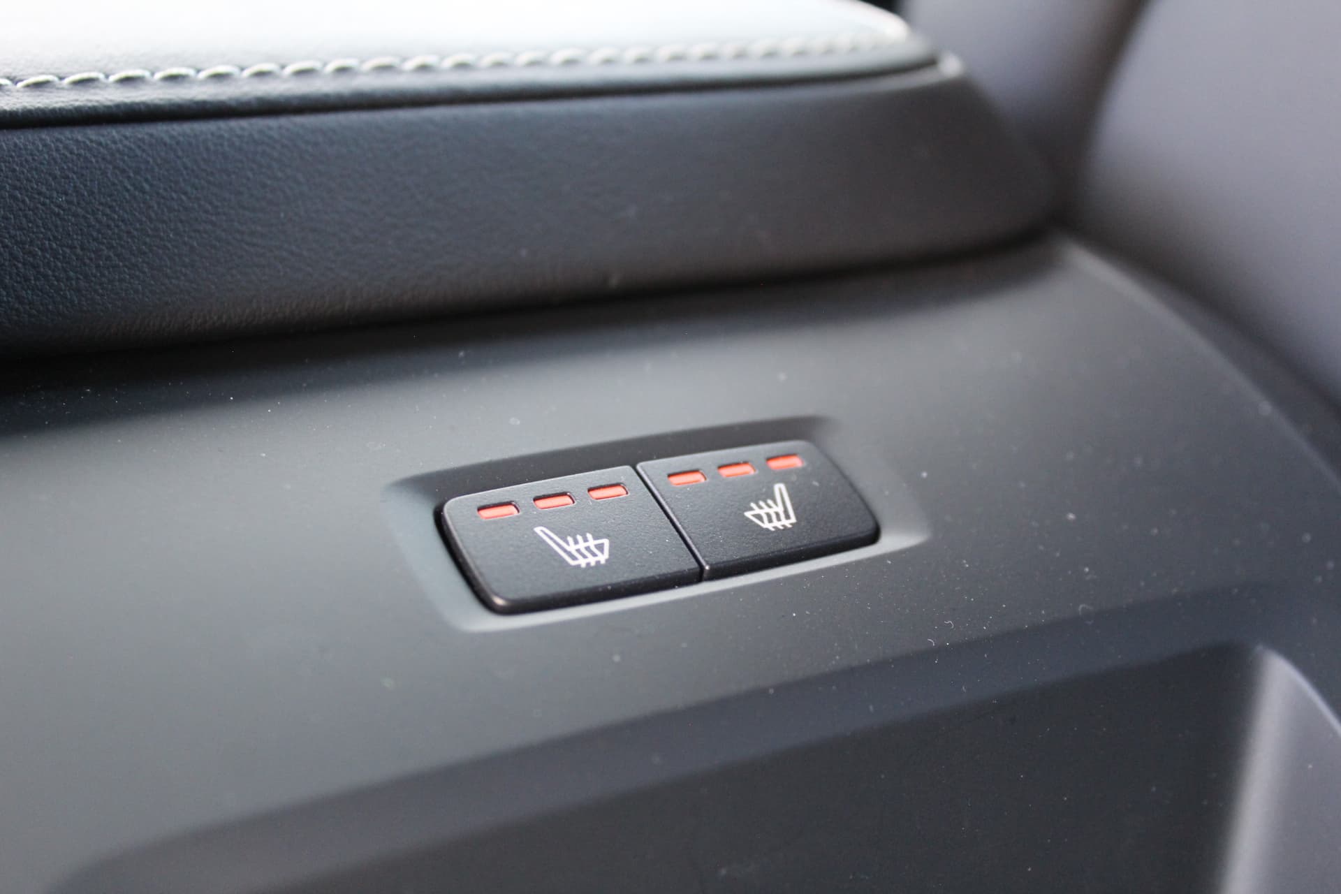 Volvo XC60 2.0 T6 PHEV Plus Black Edition thumbnail 37