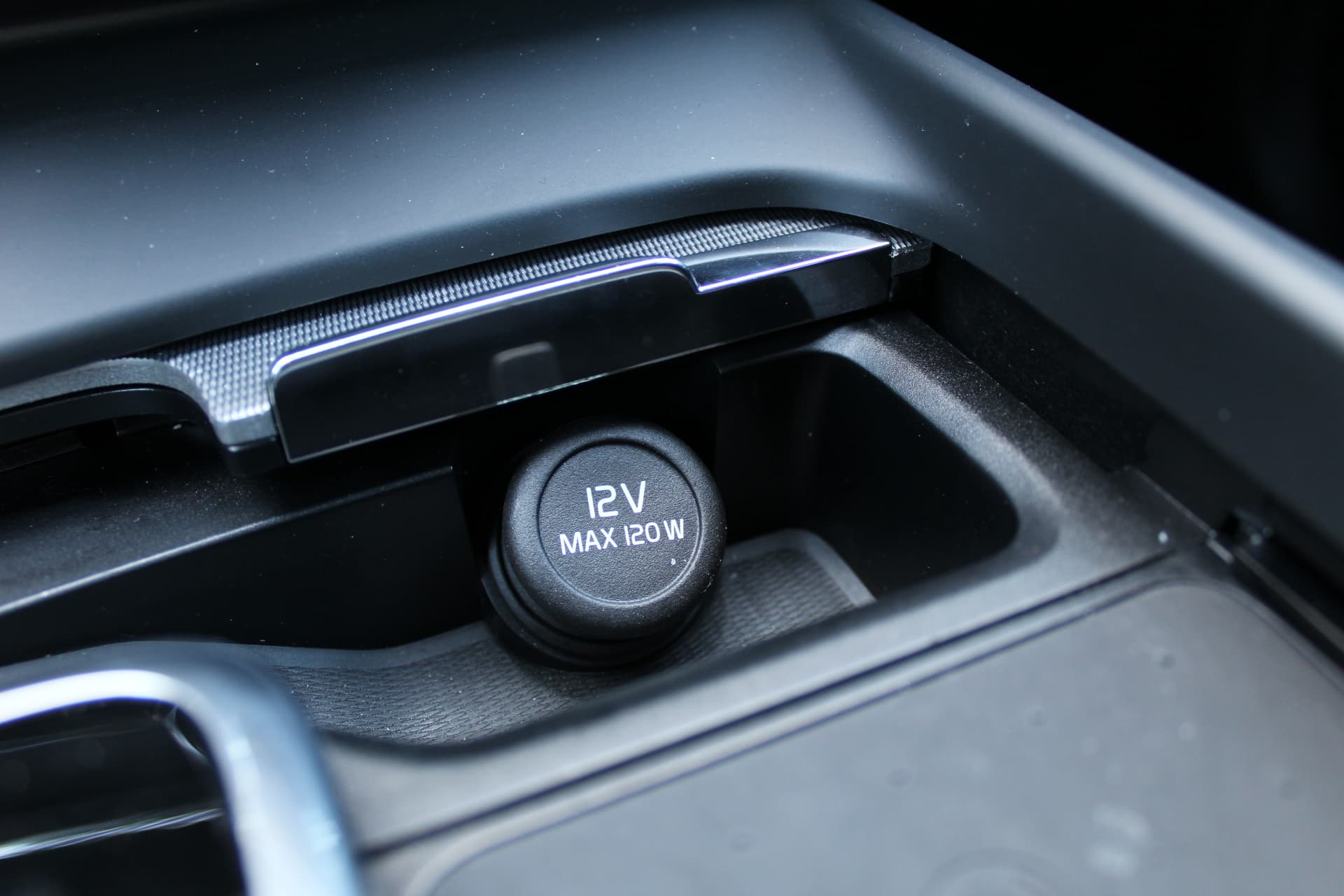 Volvo XC60 2.0 T6 PHEV Plus Black Edition thumbnail 42