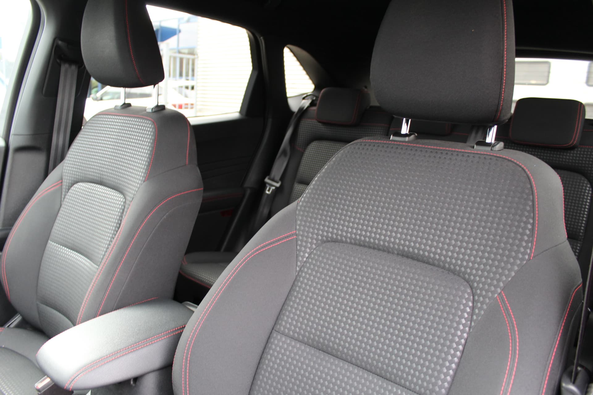 Ford Kuga 1.5 EcoBoost 150PK ST-Line thumbnail 8