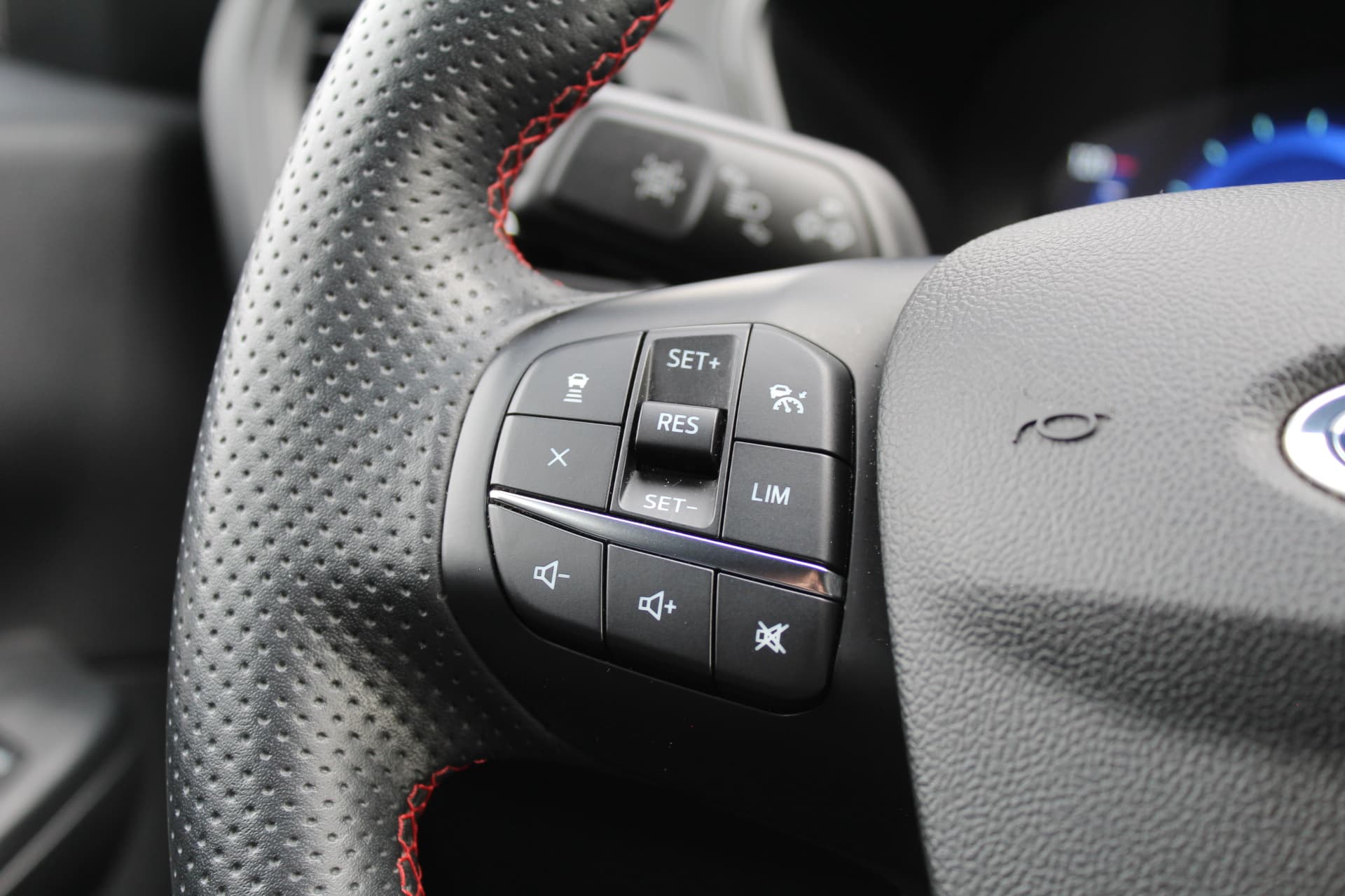 Ford Kuga 1.5 EcoBoost 150PK ST-Line thumbnail 9