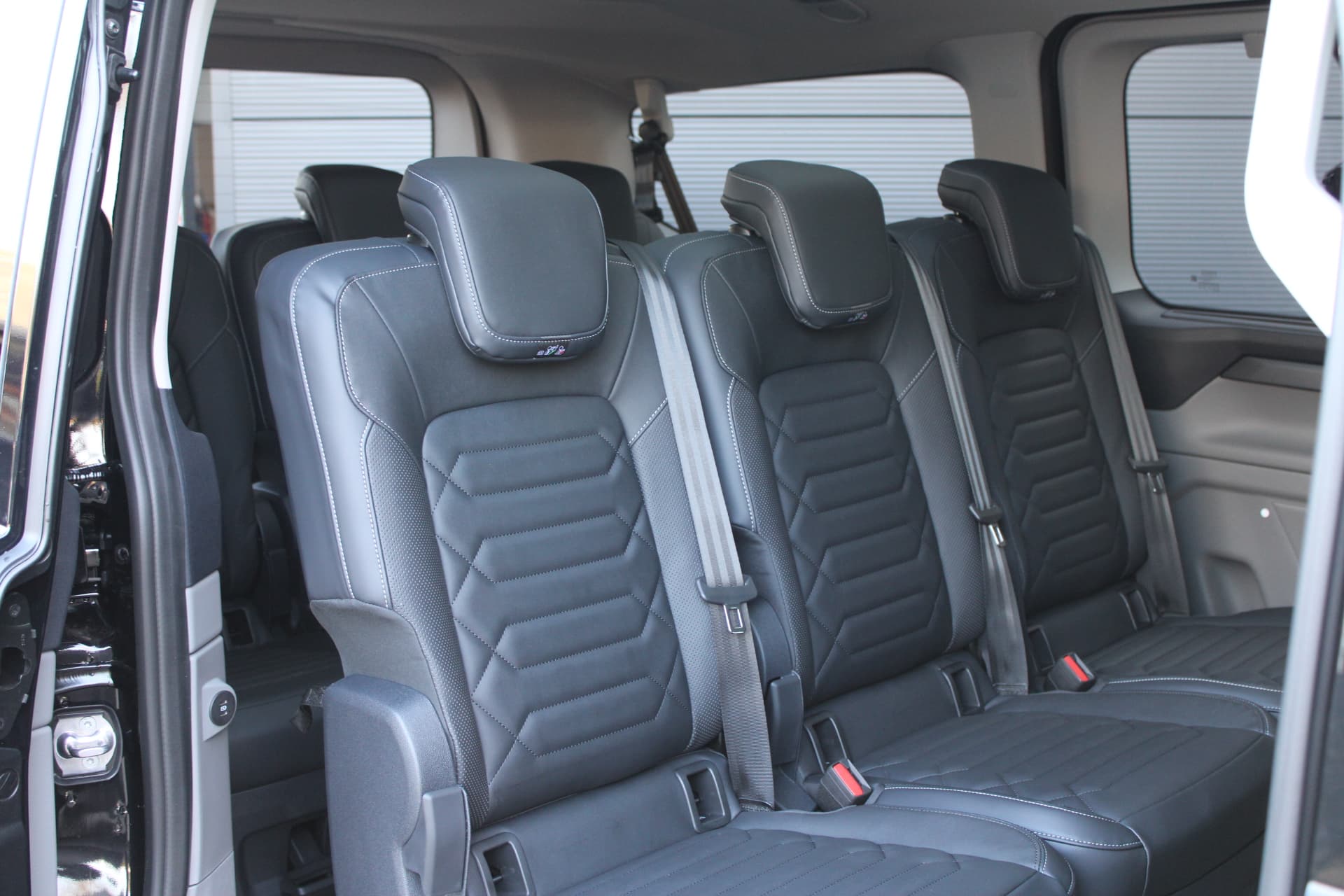 Ford Tourneo Custom PHEV L1H1 Titanium X thumbnail 15