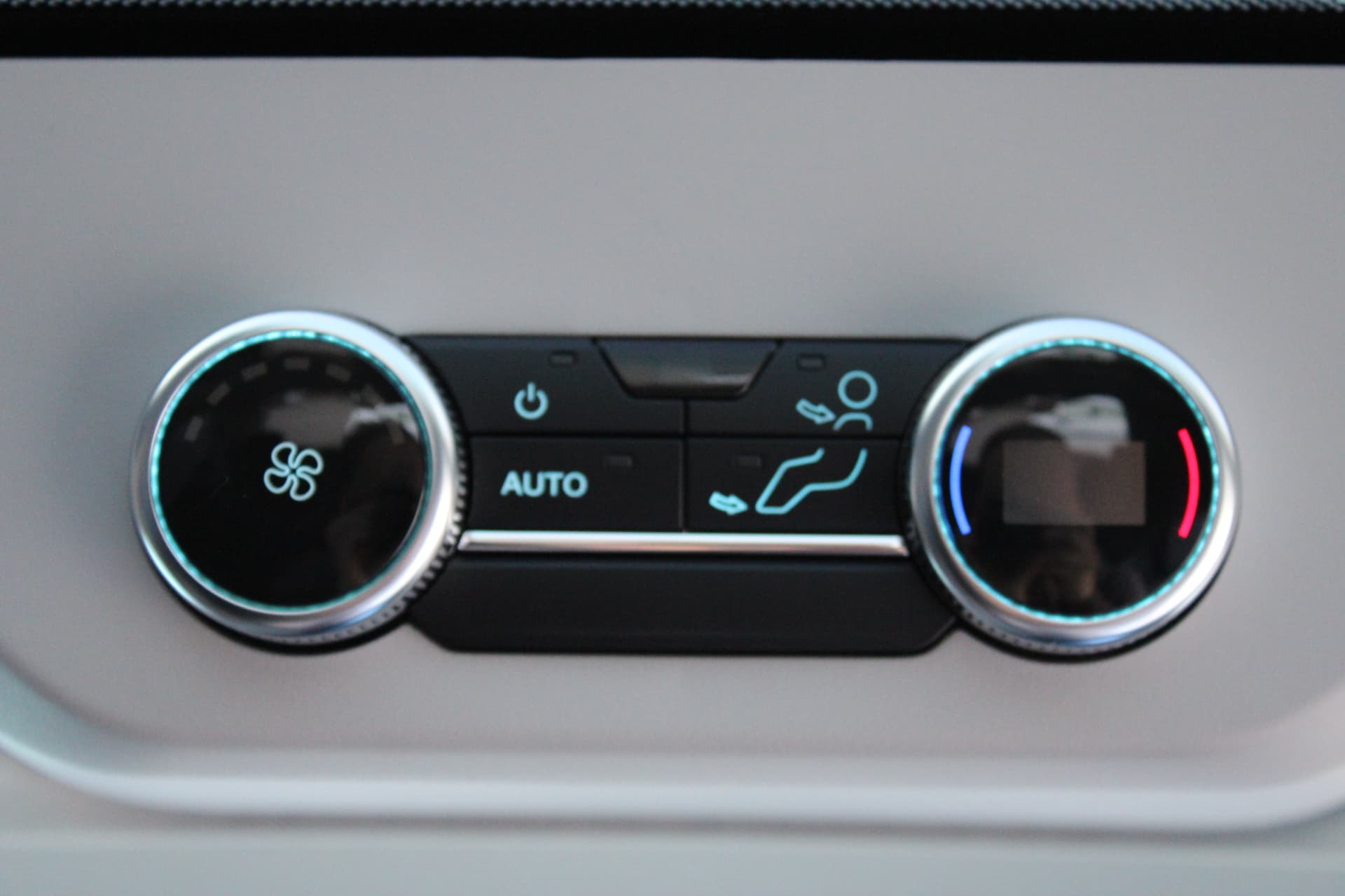 Ford Tourneo Custom PHEV L1H1 Titanium X thumbnail 16