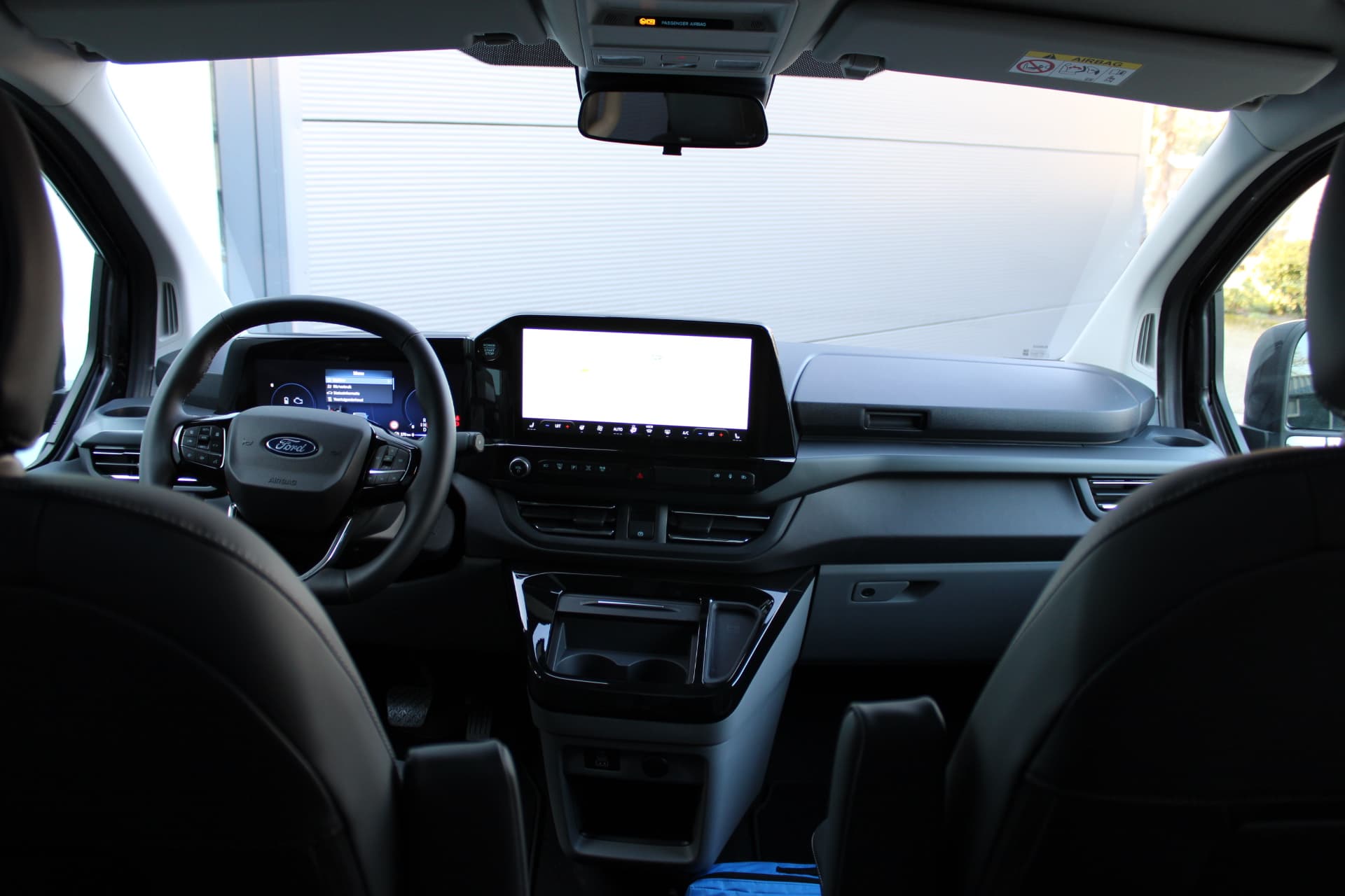 Ford Tourneo Custom PHEV L1H1 Titanium X thumbnail 22