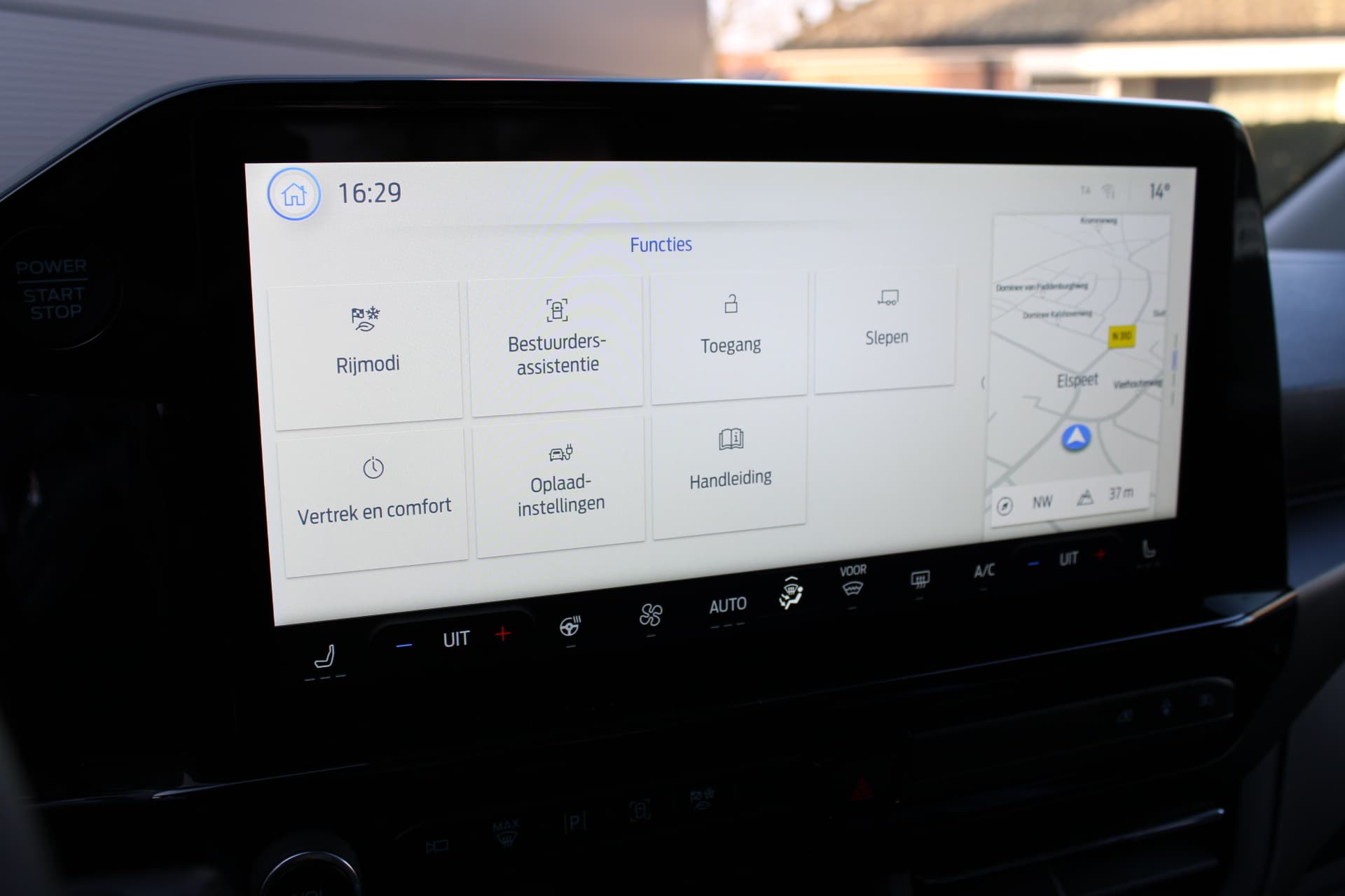 Ford Tourneo Custom PHEV L1H1 Titanium X thumbnail 30