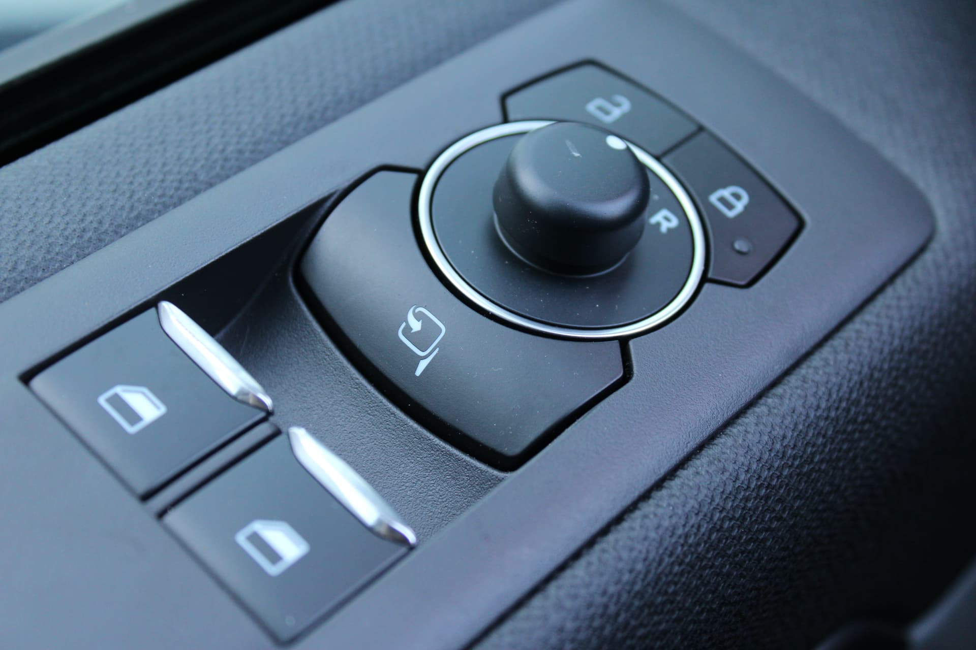 Ford Tourneo Custom PHEV L1H1 Titanium X thumbnail 34