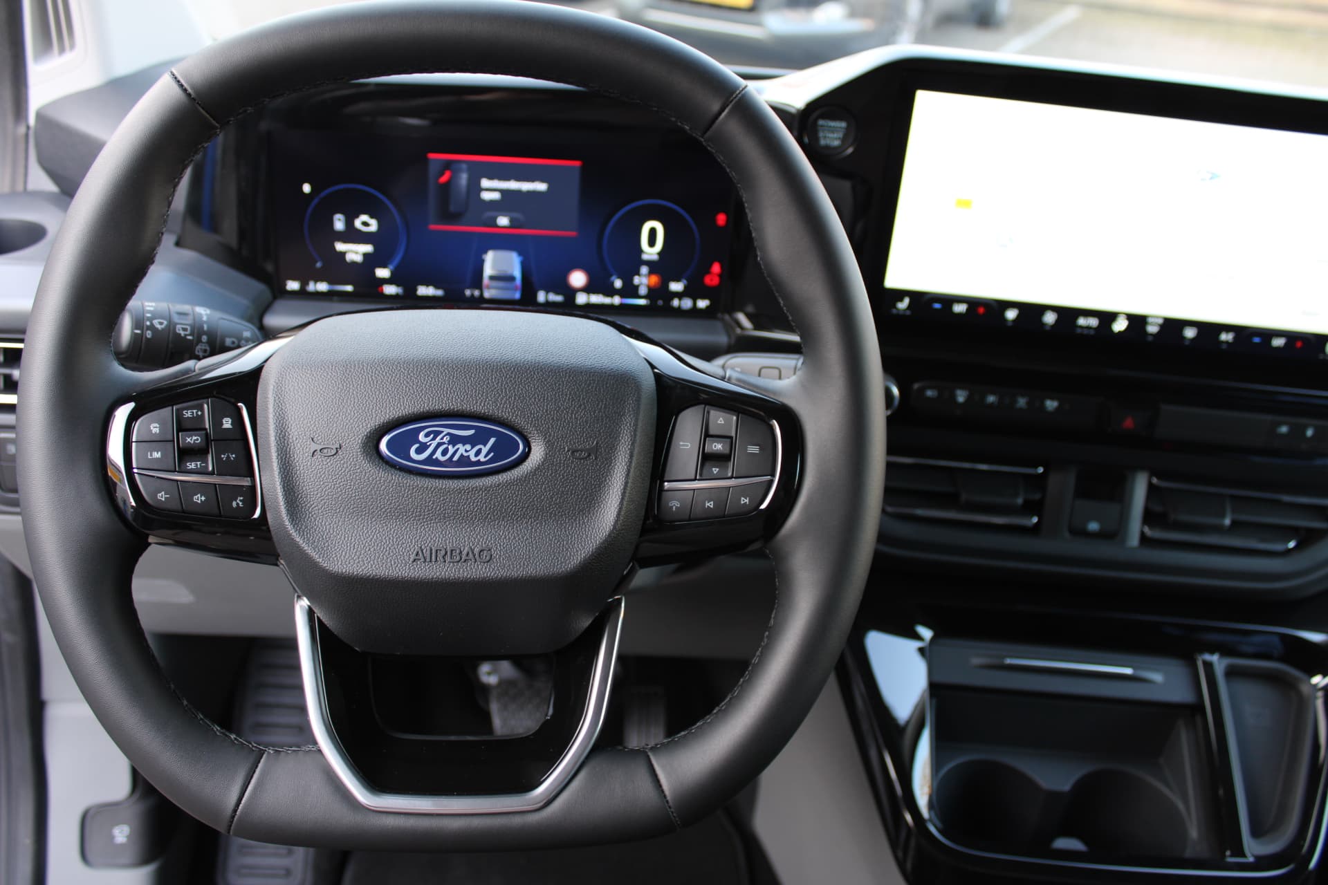 Ford Tourneo Custom PHEV L1H1 Titanium X thumbnail 4