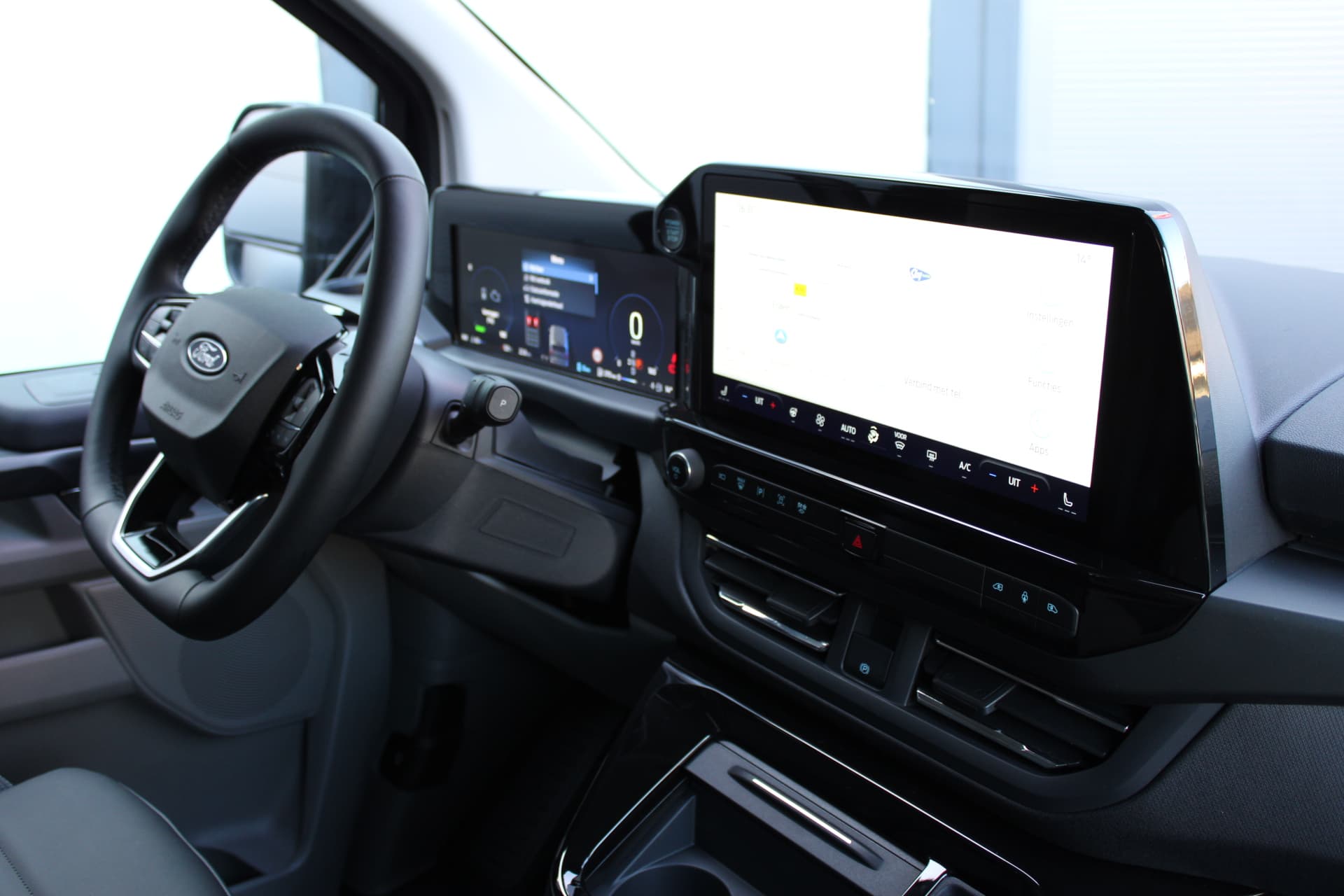 Ford Tourneo Custom PHEV L1H1 Titanium X thumbnail 8