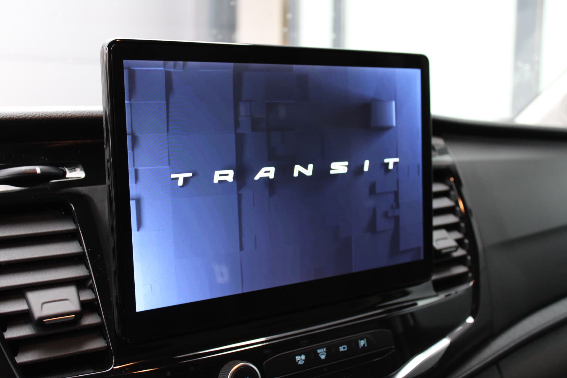 Ford Transit L2H2 170PK 330 Trend thumbnail 10