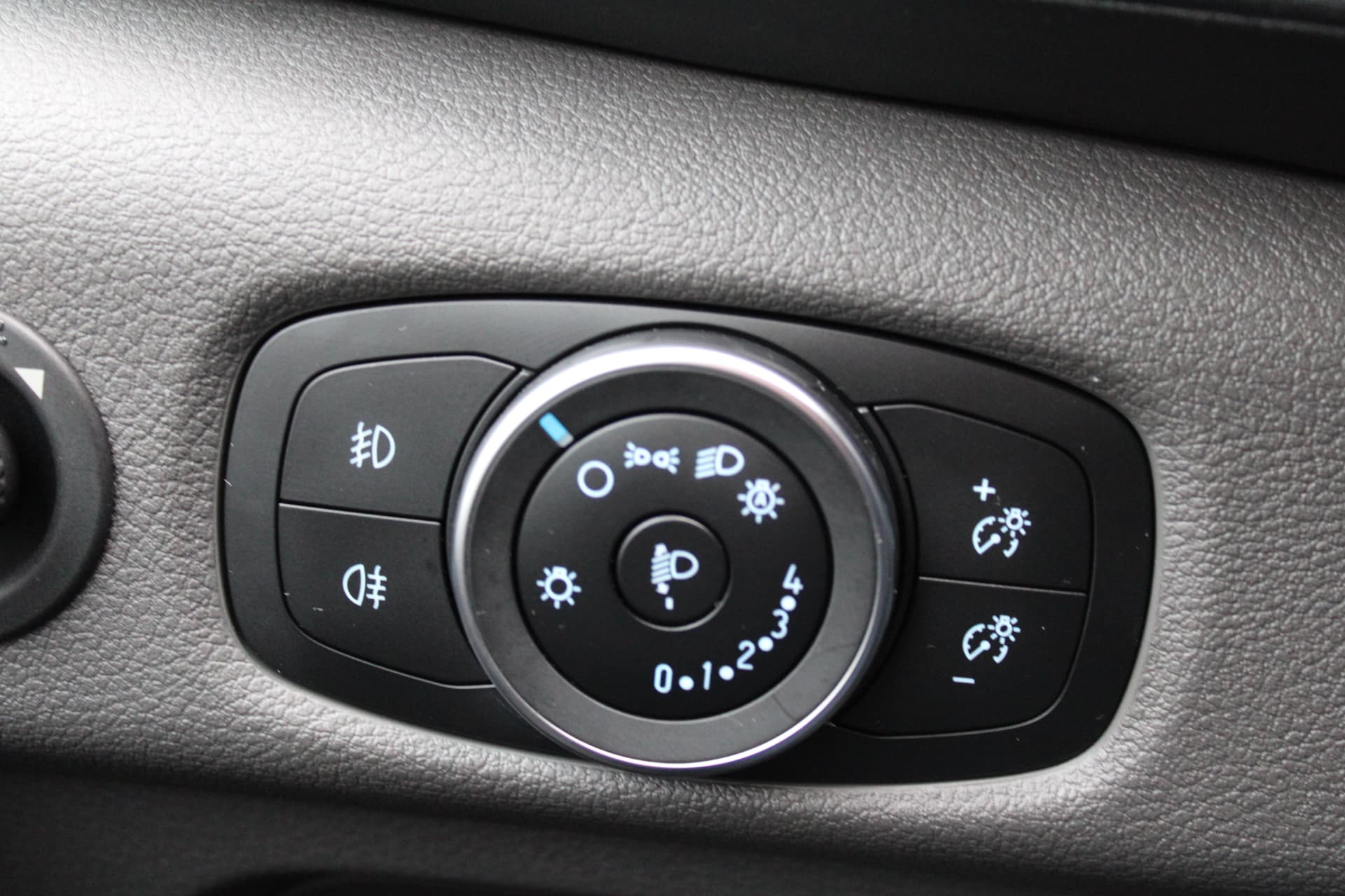 Ford Transit L2H2 170PK 330 Trend thumbnail 22