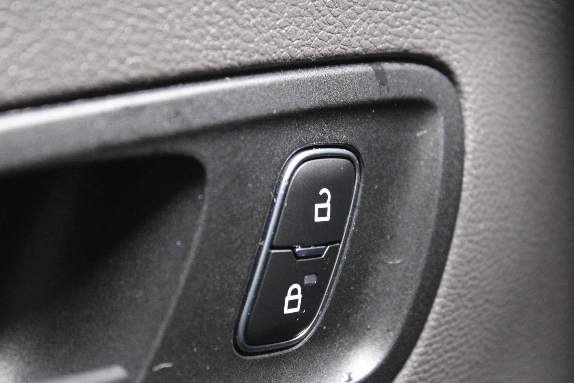 Ford Transit L2H2 170PK 330 Trend thumbnail 24