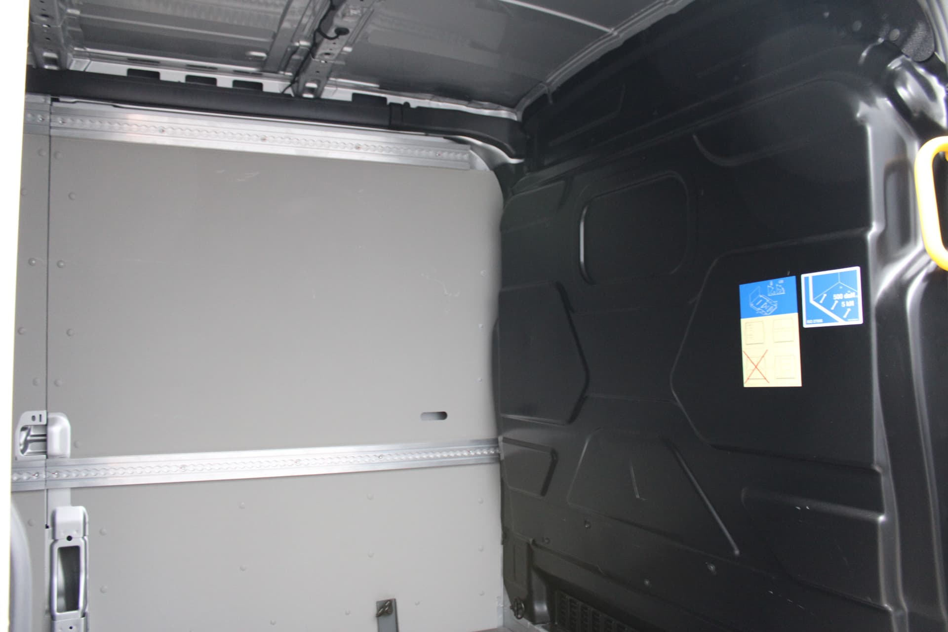 Ford Transit L2H2 170PK 330 Trend thumbnail 26