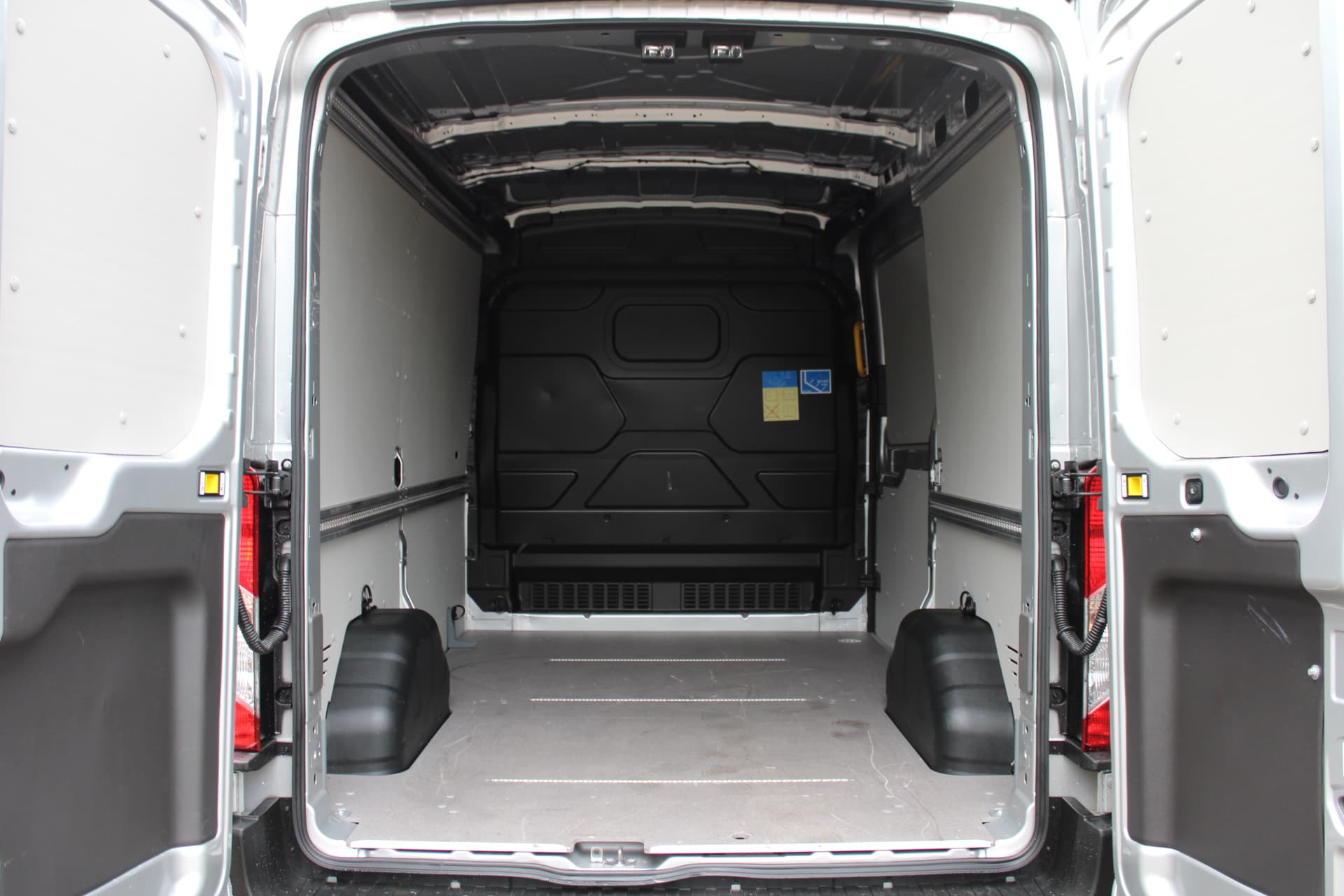 Ford Transit L2H2 170PK 330 Trend thumbnail 28