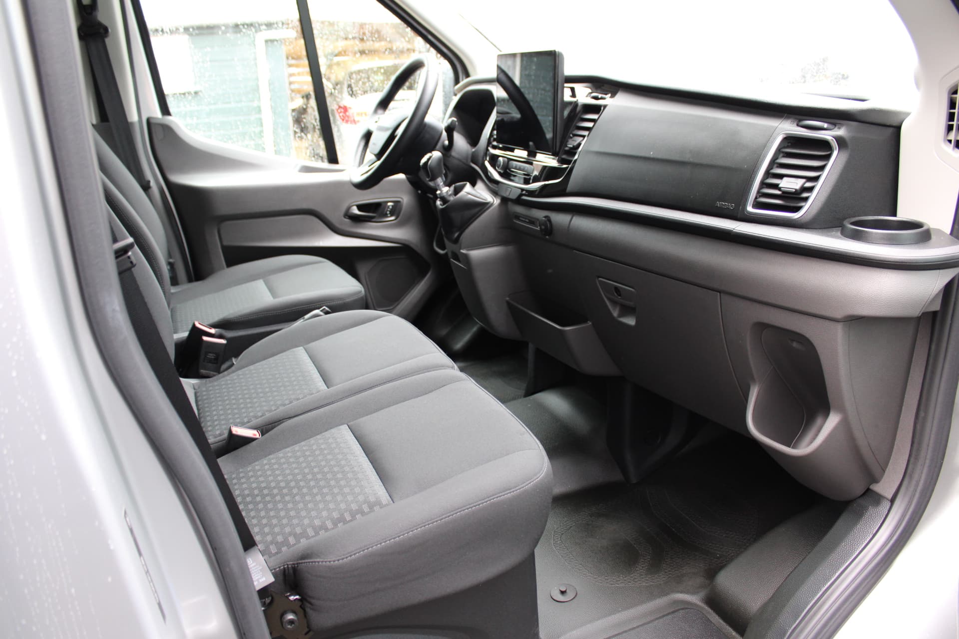 Ford Transit L2H2 170PK 330 Trend thumbnail 5