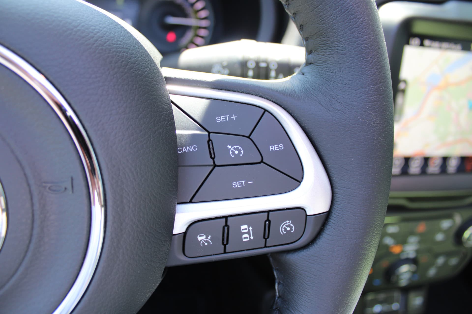 Jeep Renegade 4xe 190 Plug-in Hybrid S thumbnail 11