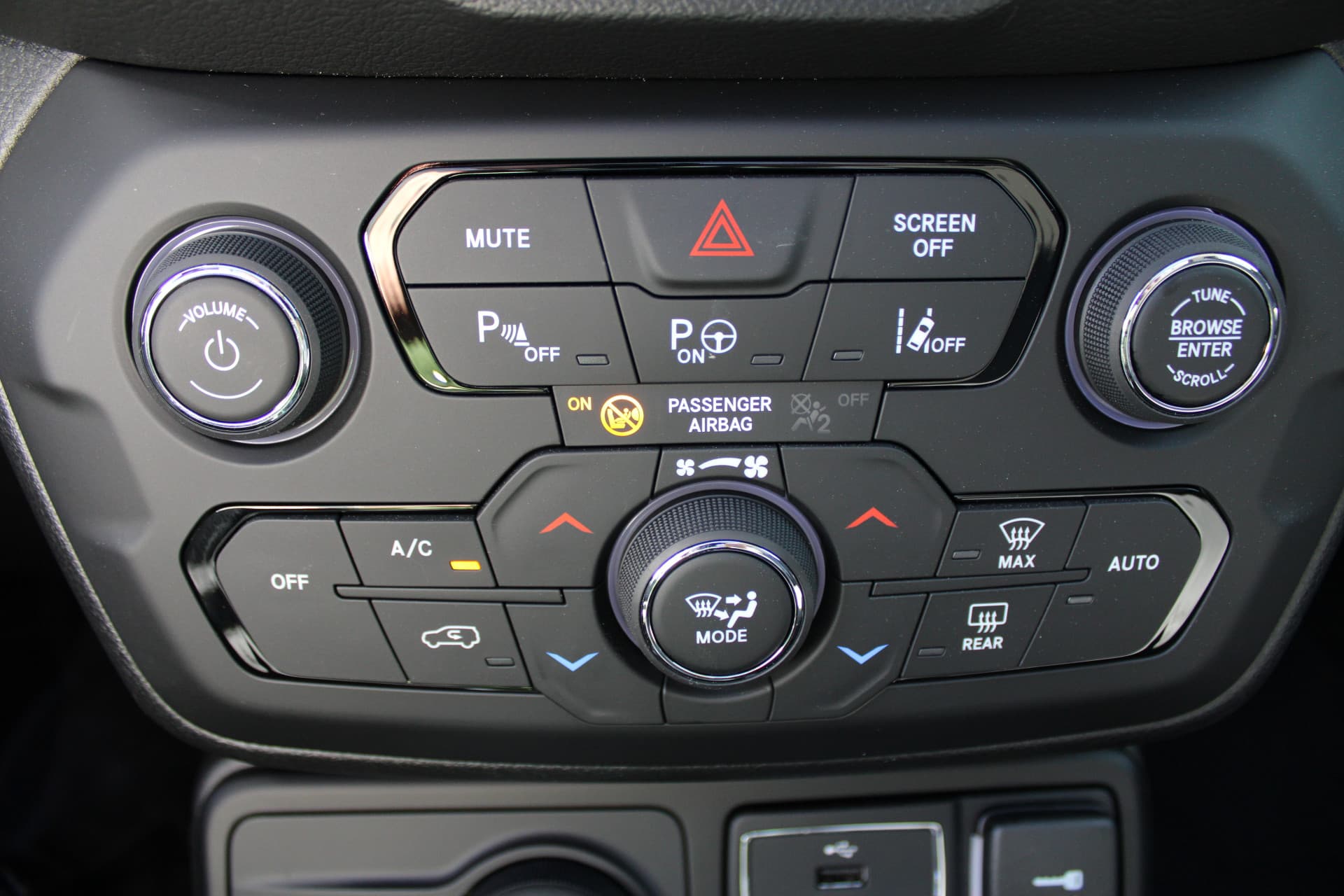 Jeep Renegade 4xe 190 Plug-in Hybrid S thumbnail 20