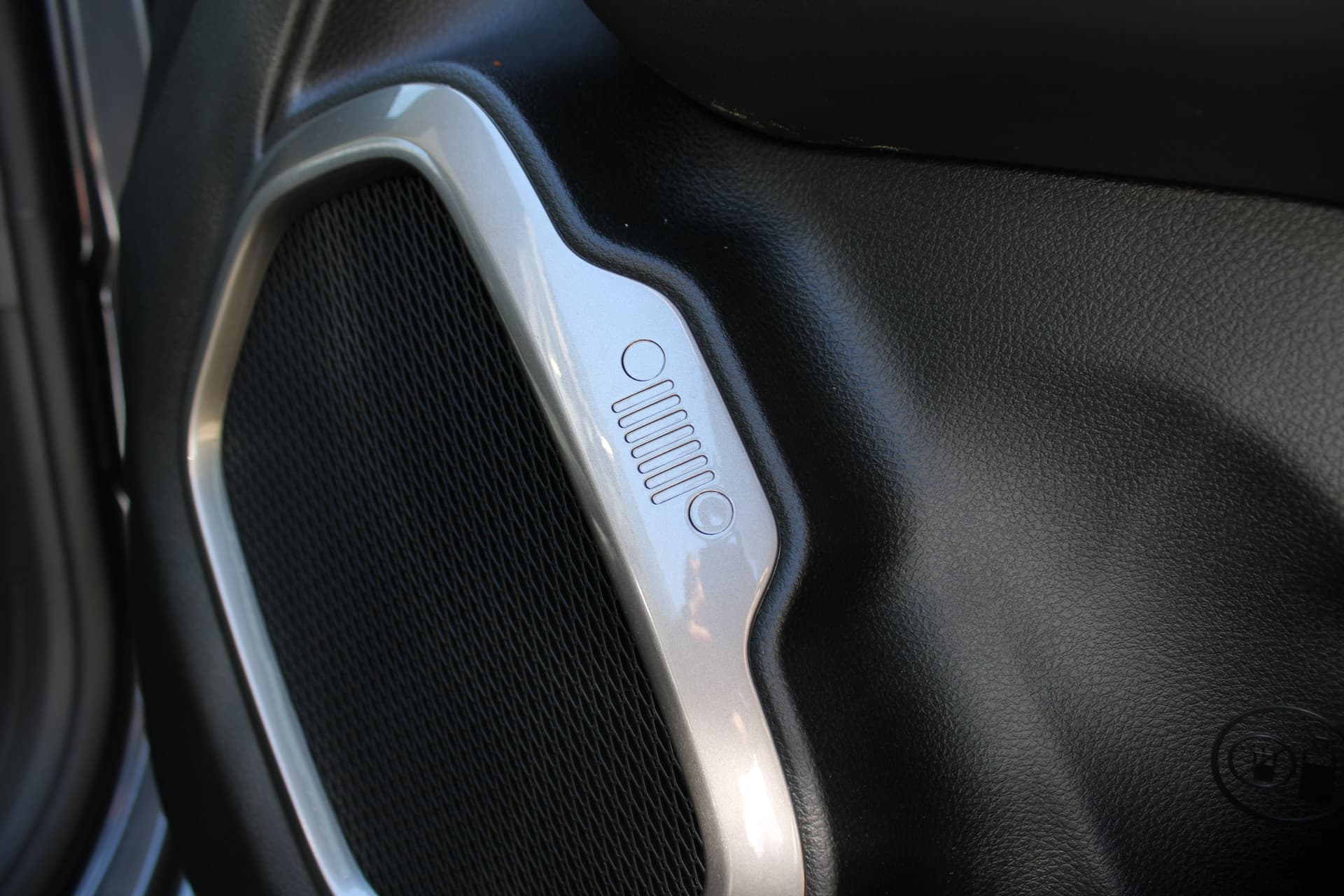 Jeep Renegade 4xe 190 Plug-in Hybrid S thumbnail 38