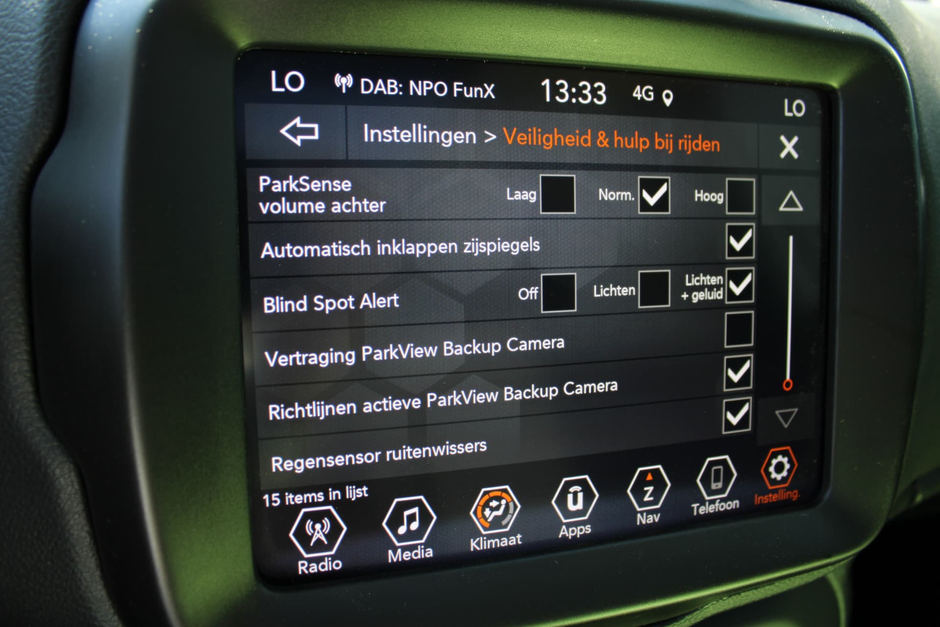 Jeep Renegade 4xe 190 Plug-in Hybrid S thumbnail 43