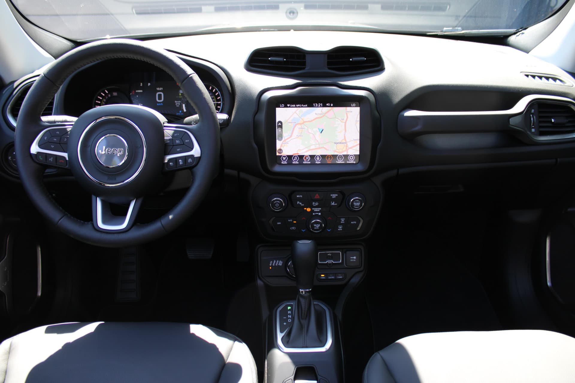 Jeep Renegade 4xe 190 Plug-in Hybrid S thumbnail 5