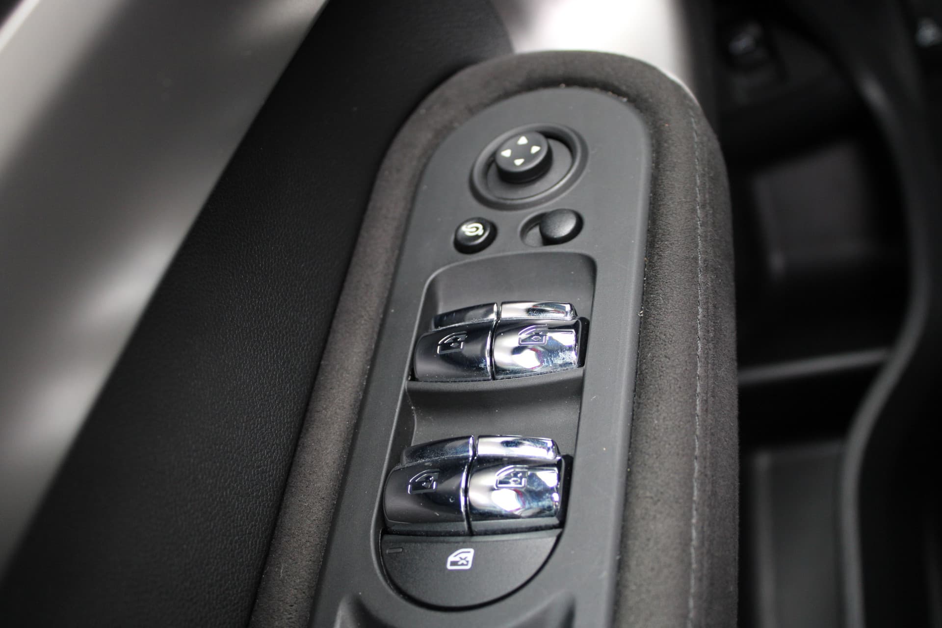 MINI Countryman 2.0 Cooper S Boardwalk Edition thumbnail 25