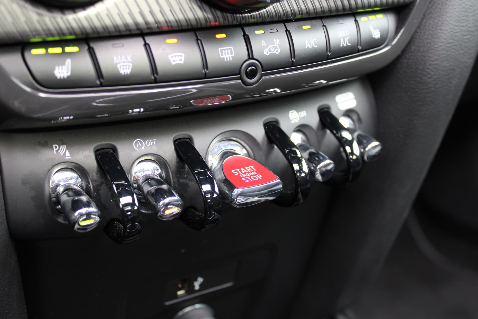 MINI Countryman 2.0 Cooper S Boardwalk Edition thumbnail 30