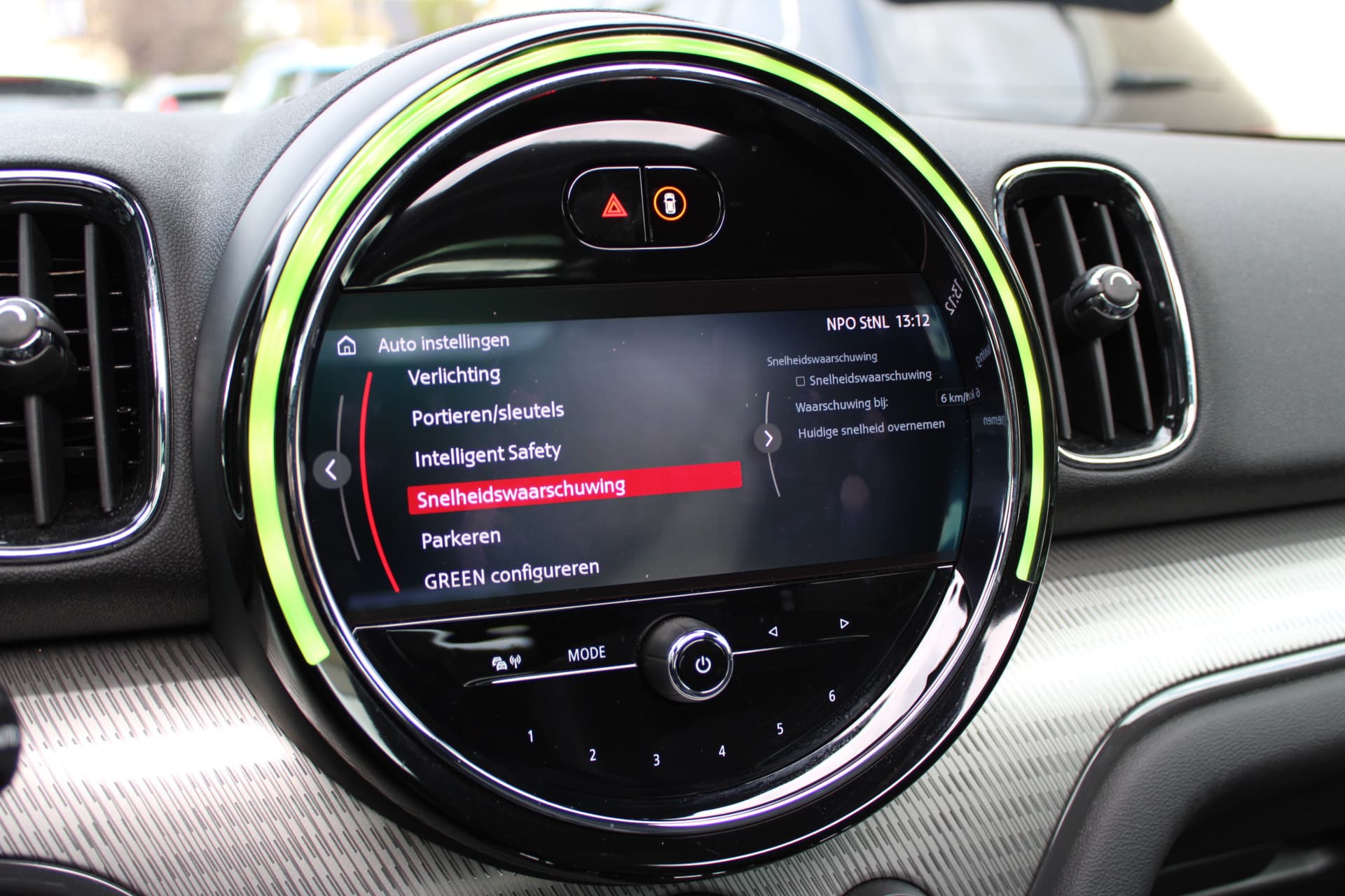 MINI Countryman 2.0 Cooper S Boardwalk Edition thumbnail 32