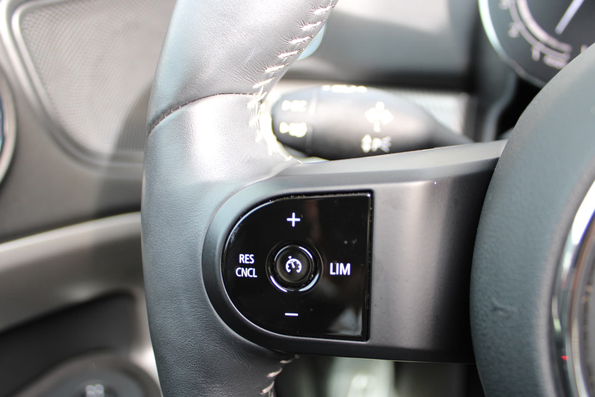 MINI Countryman 2.0 Cooper S Boardwalk Edition thumbnail 9