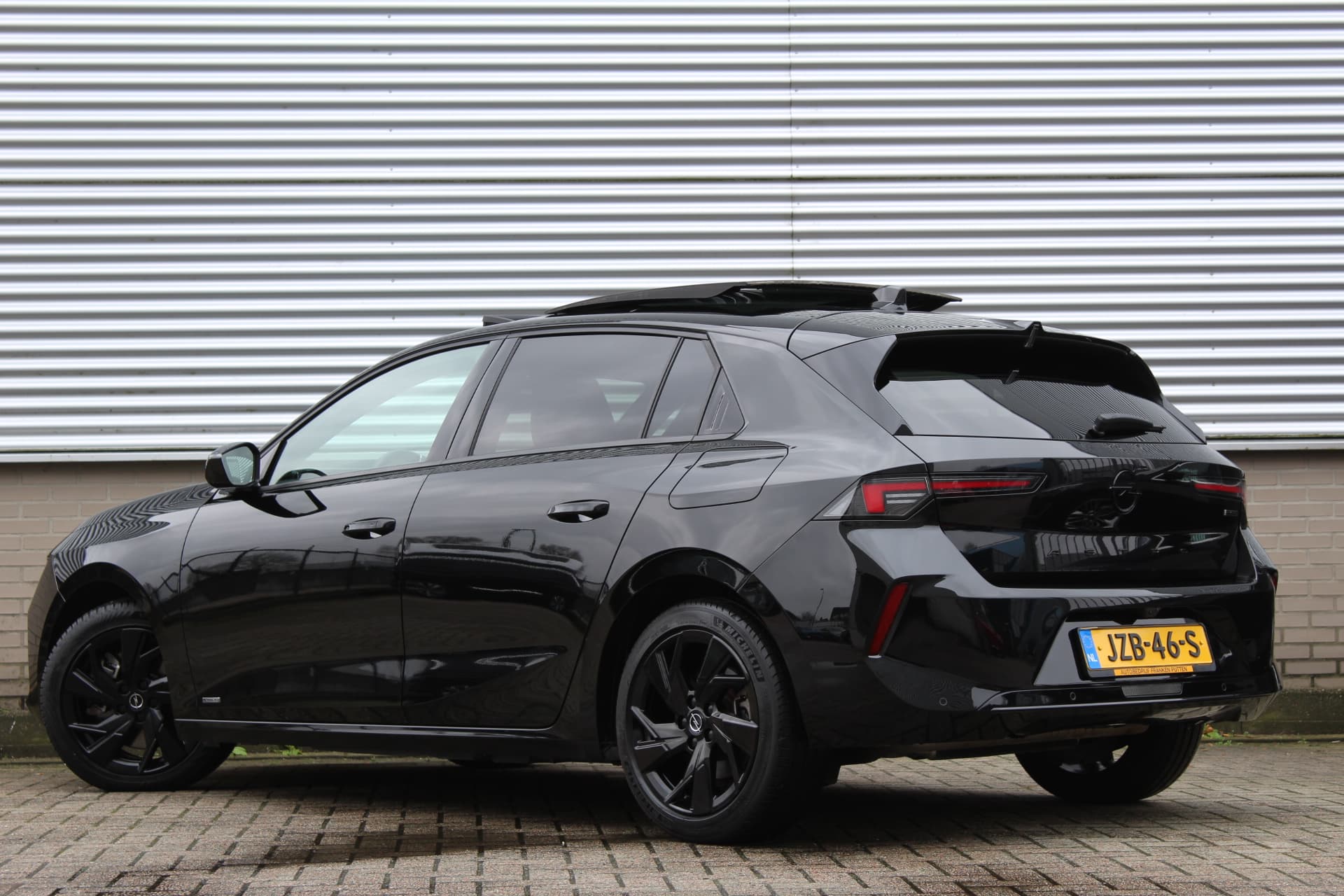 Opel Astra 1.6 Hybrid Ultimate thumbnail 3